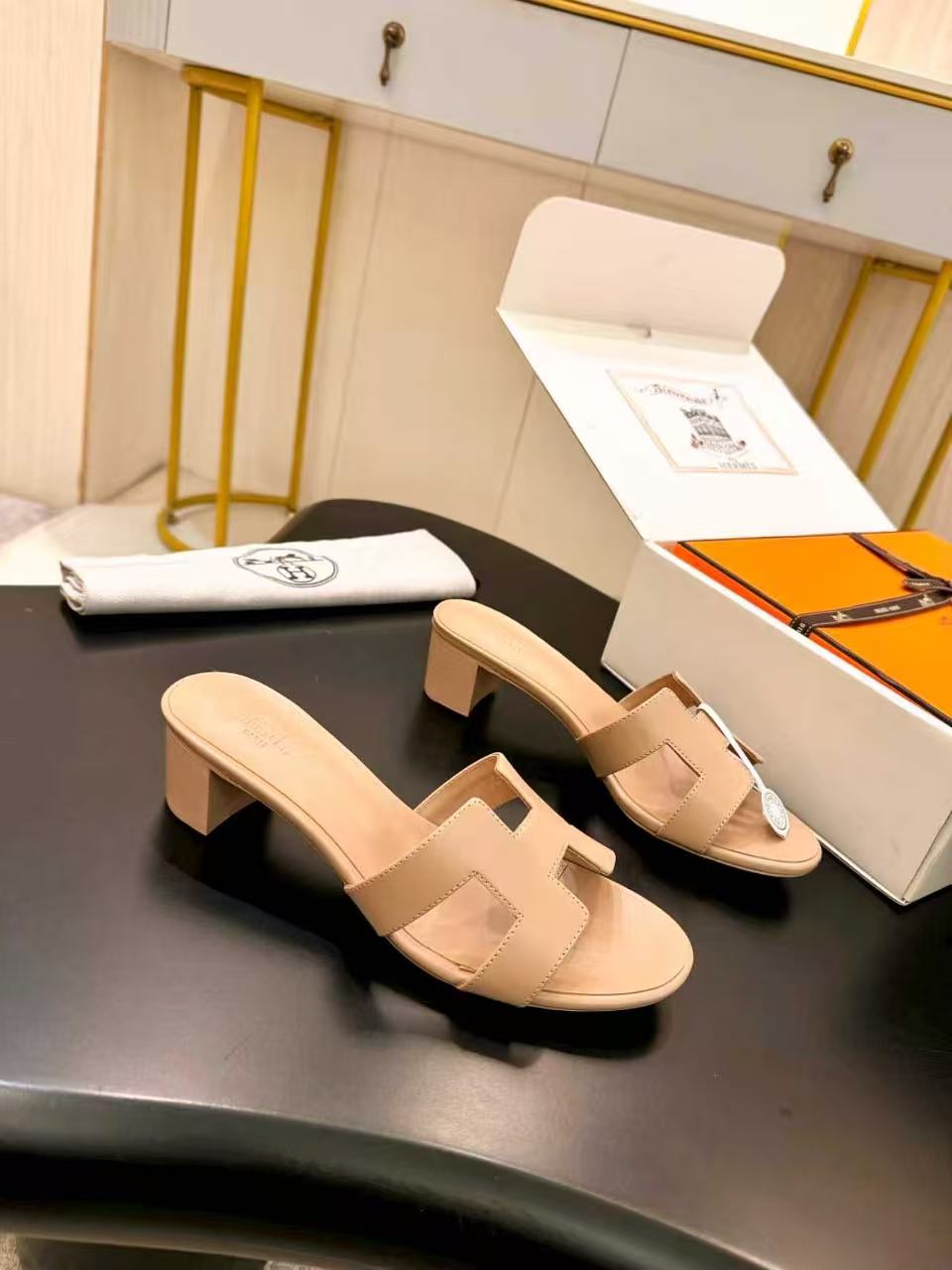 HERME5 高品質Hローヒールシューズ【50％割引+送料無料】