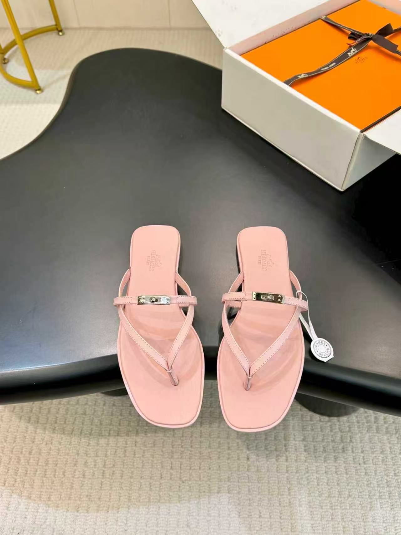 HERME5 高品質ケリーバックル フリップフロップ【50％割引+送料無料】