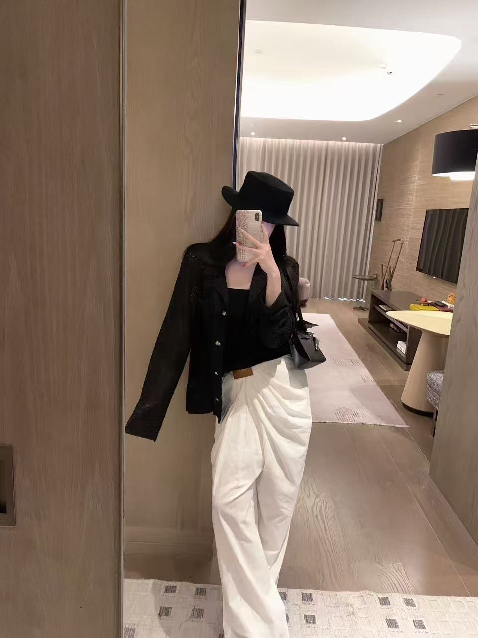 CEL1NE 凱旋門レースブラウス【50％割引+送料無料】