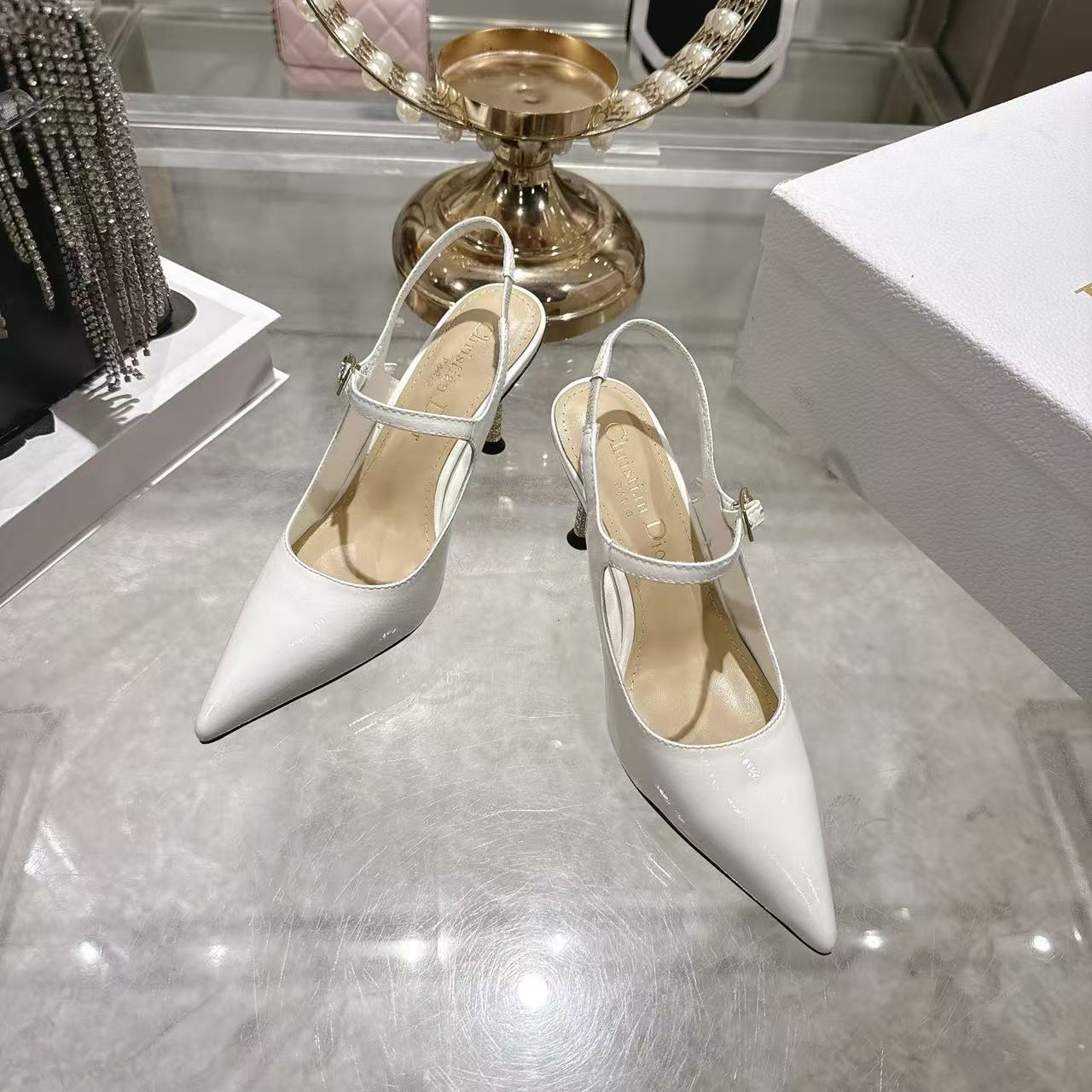 DIORの高品質ポインテッドトゥメリージェーンハイヒール【50％割引+送料無料】