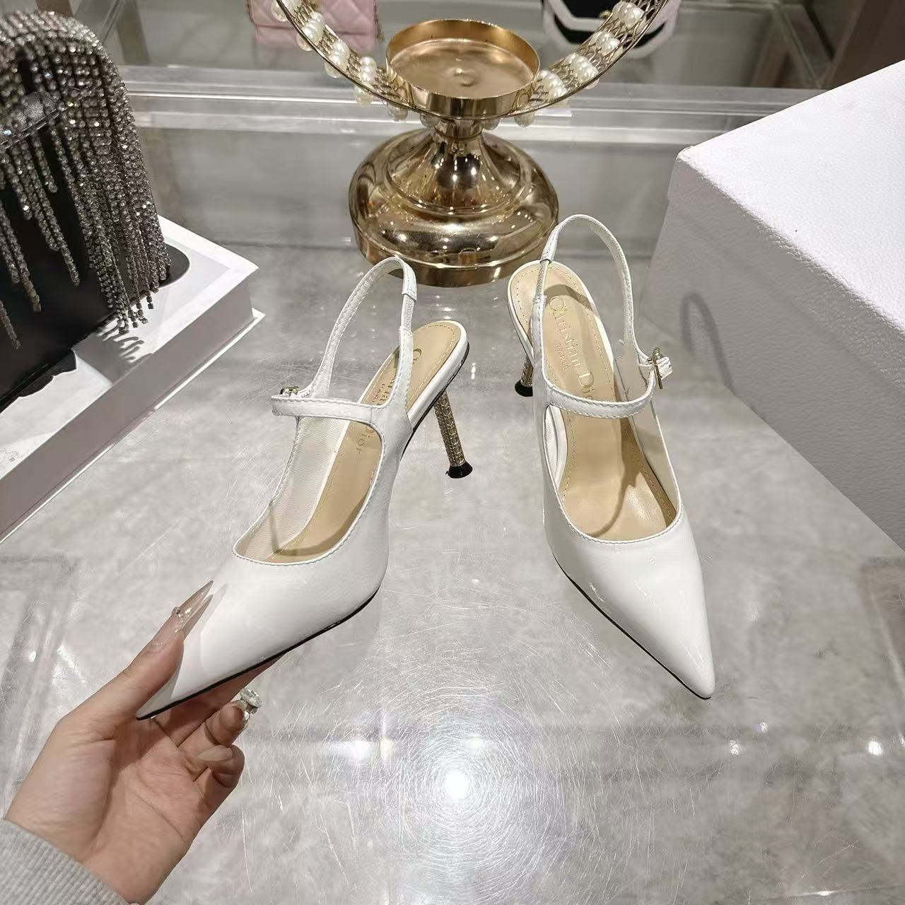 DIORの高品質ポインテッドトゥメリージェーンハイヒール【50％割引+送料無料】