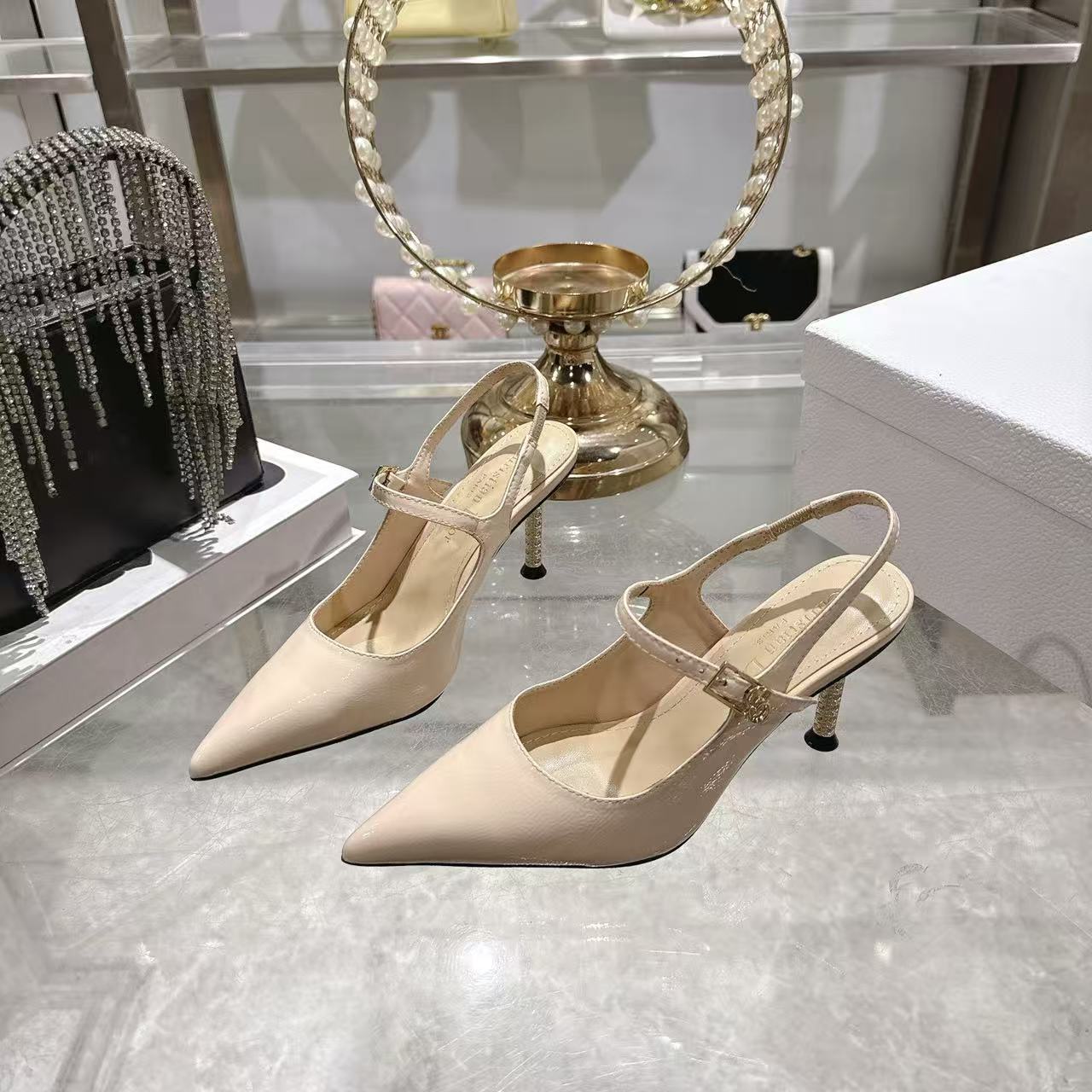 DIORの高品質ポインテッドトゥメリージェーンハイヒール【50％割引+送料無料】