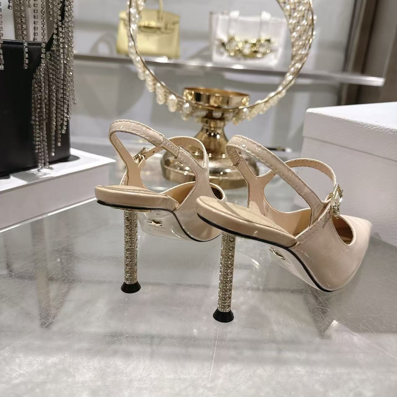 DIORの高品質ポインテッドトゥメリージェーンハイヒール【50％割引+送料無料】