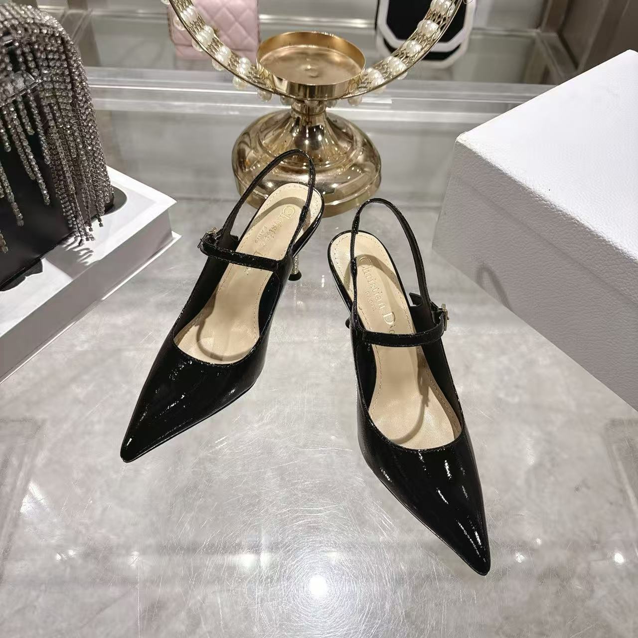 DIORの高品質ポインテッドトゥメリージェーンハイヒール【50％割引+送料無料】