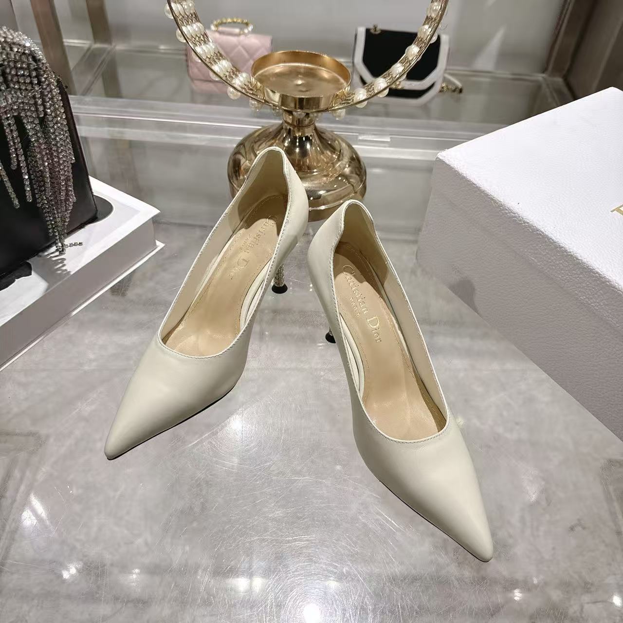 DIORの高品質ミニマリストポインテッドトゥハイヒール【50％割引+送料無料】
