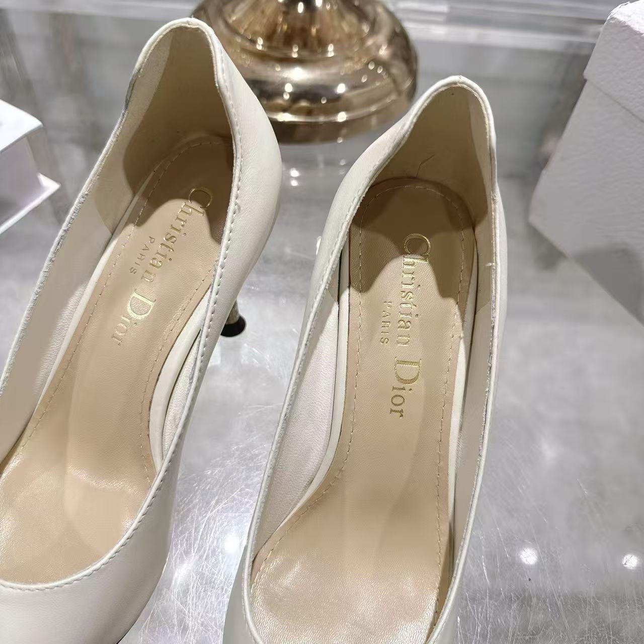 DIORの高品質ミニマリストポインテッドトゥハイヒール【50％割引+送料無料】