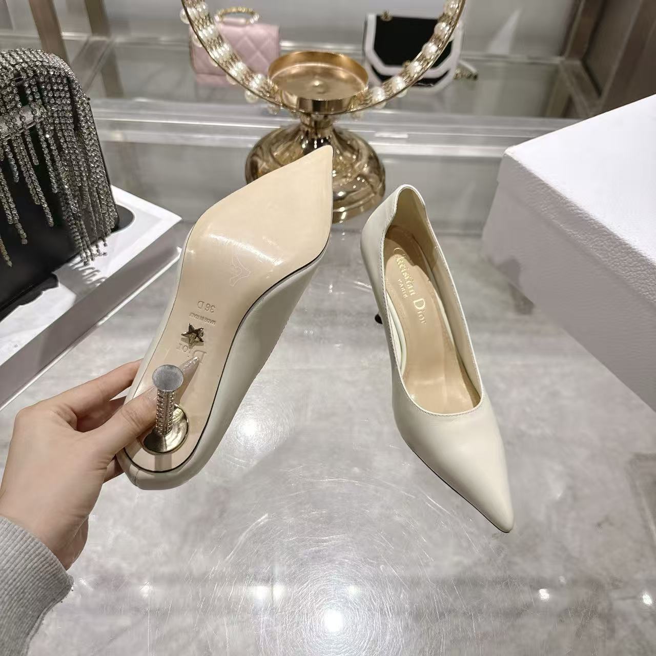 DIORの高品質ミニマリストポインテッドトゥハイヒール【50％割引+送料無料】