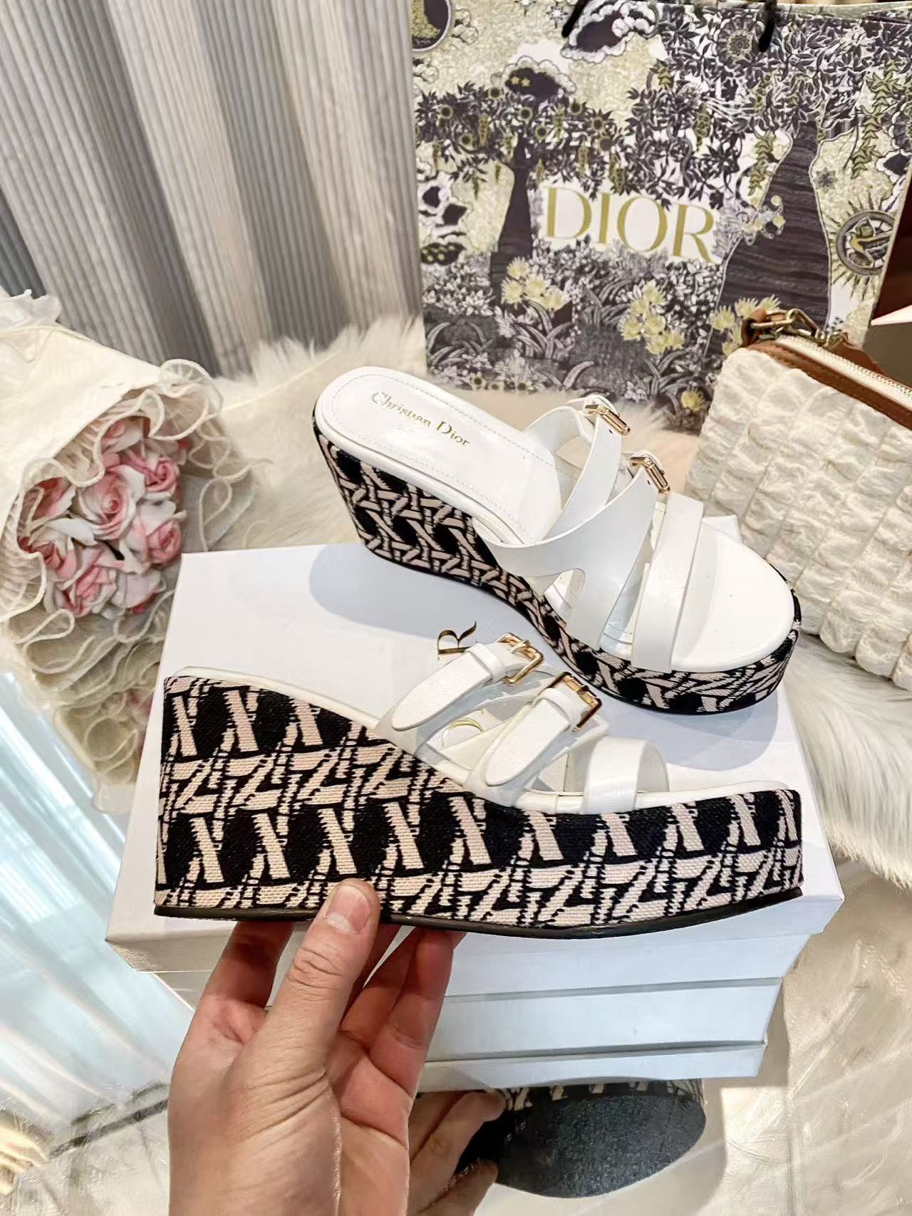 DIOR 滑り止め厚底スリッパ【50％割引+送料無料】