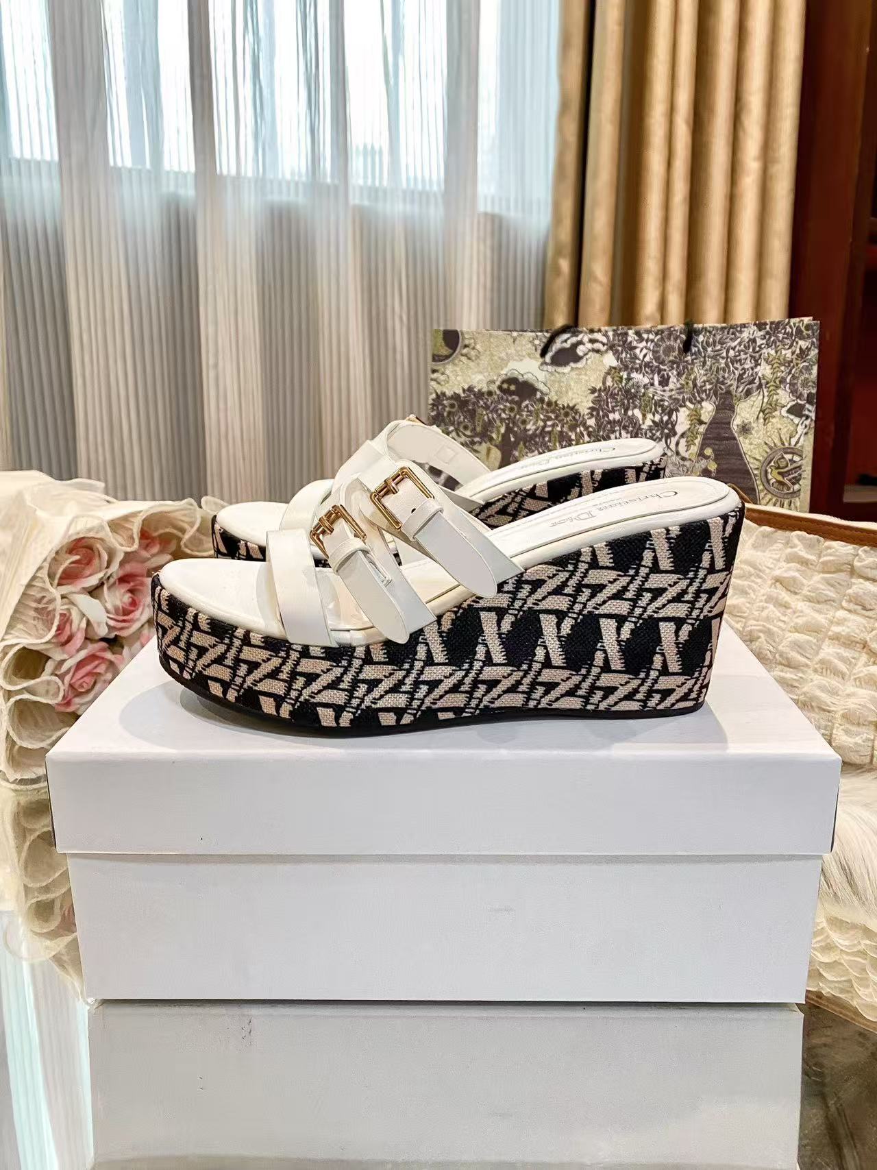 DIOR 滑り止め厚底スリッパ【50％割引+送料無料】