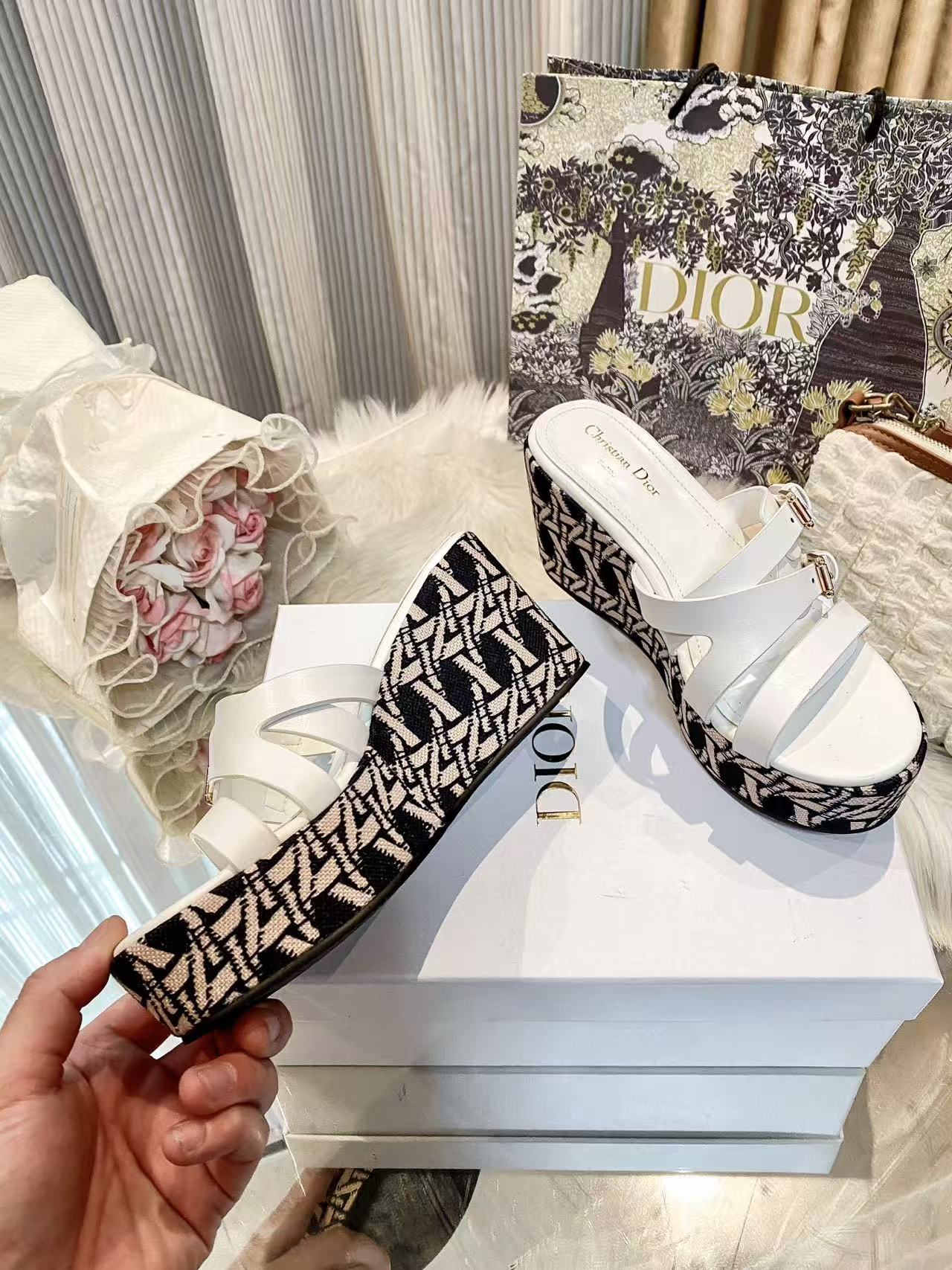 DIOR 滑り止め厚底スリッパ【50％割引+送料無料】