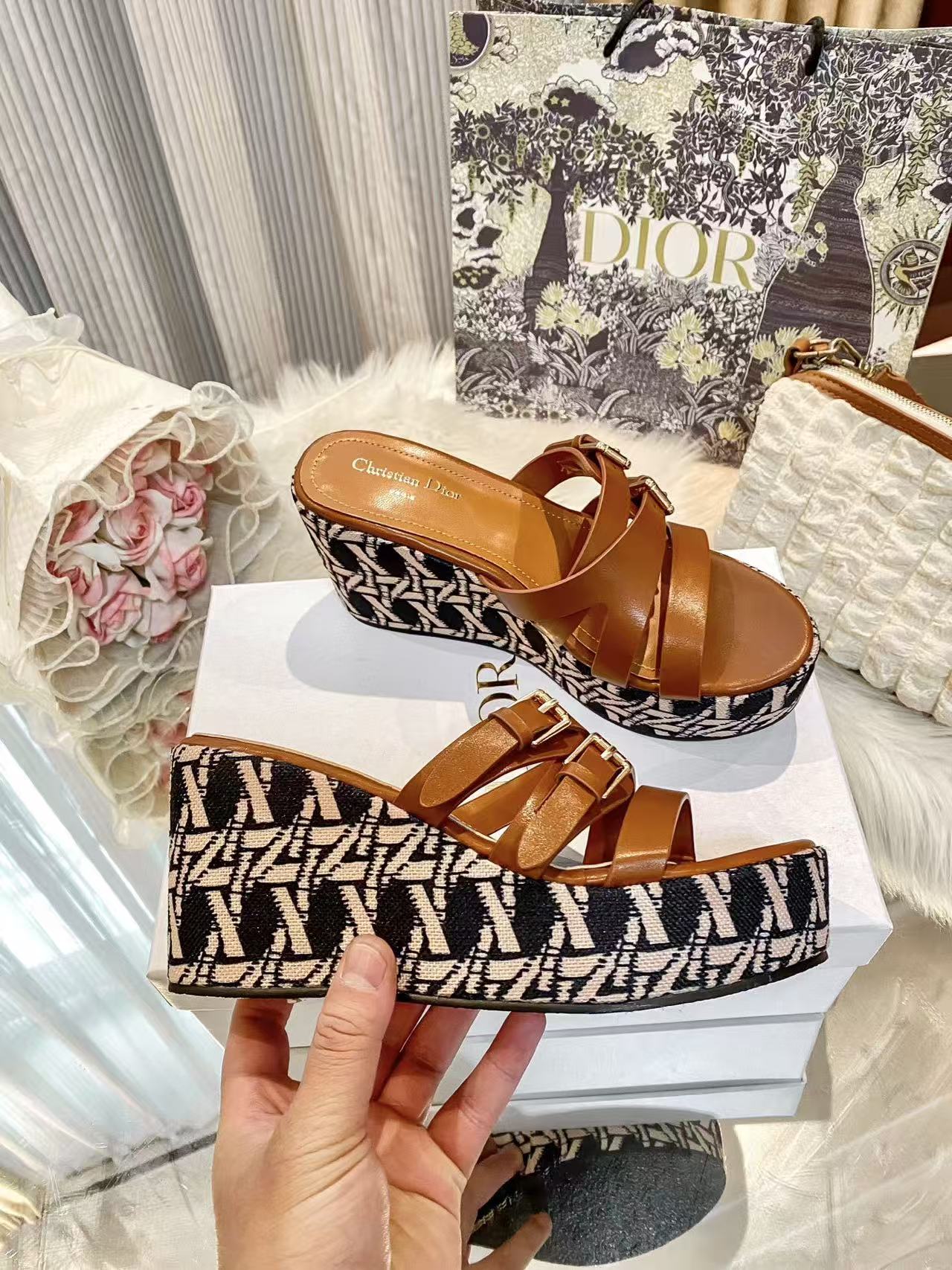 DIOR 滑り止め厚底スリッパ【50％割引+送料無料】