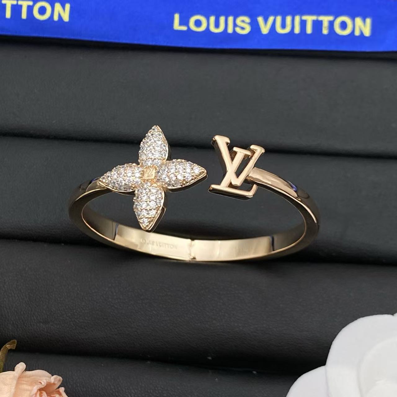 LV四つ葉のクローバーダイヤモンドブレスレット【50％割引+送料無料】