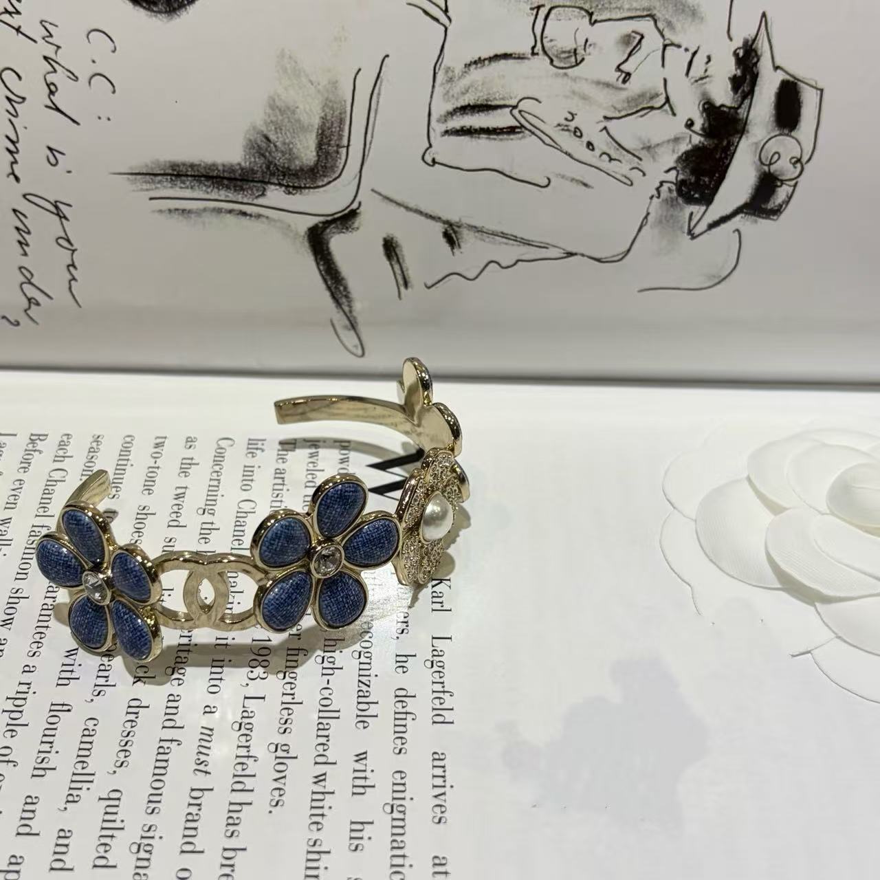 CHANE1 ダブルC ブルーフラワーブレスレット【50％割引+送料無料】