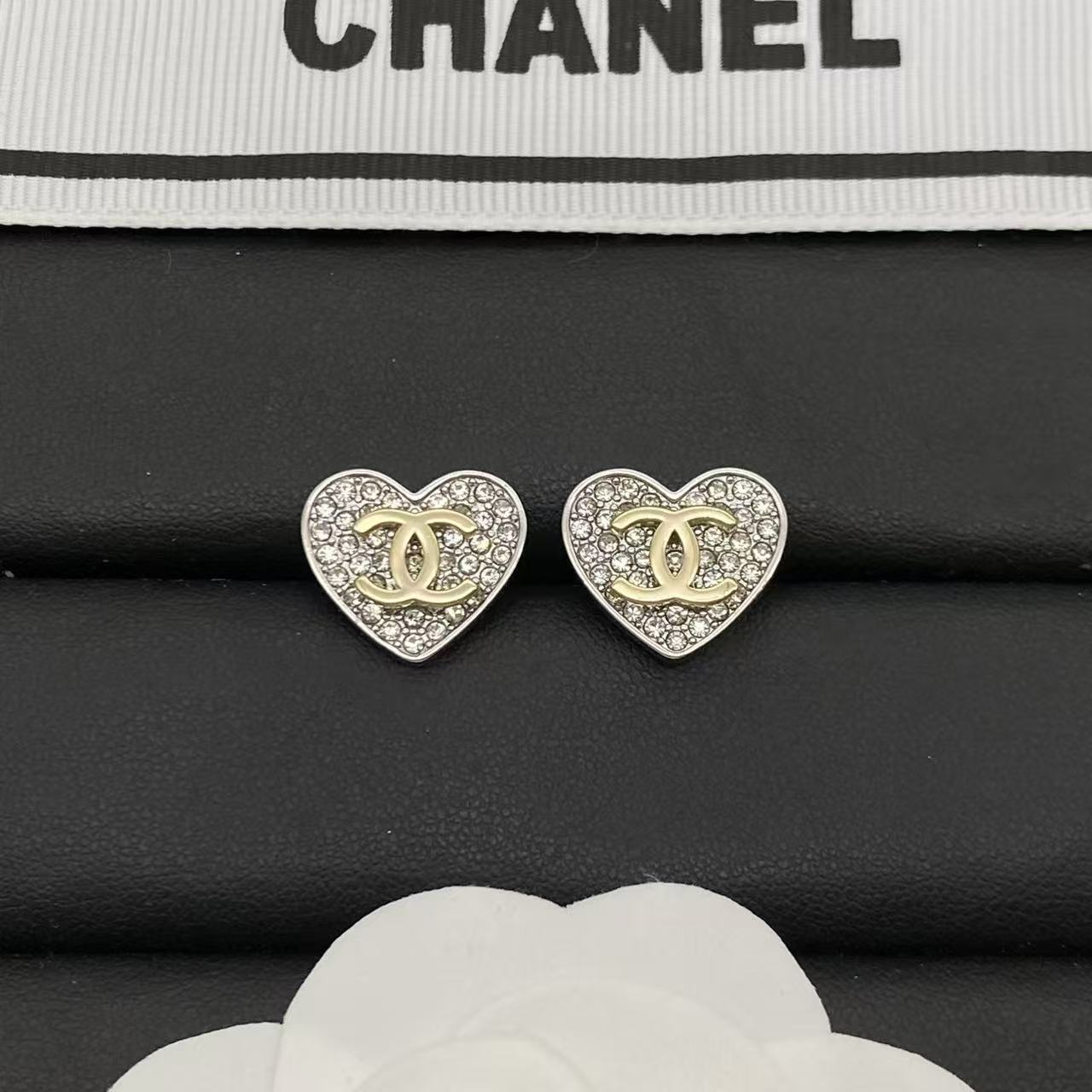 CHANE1 ダブルC ハート ダイヤモンド スタッドピアス【50％割引+送料無料】