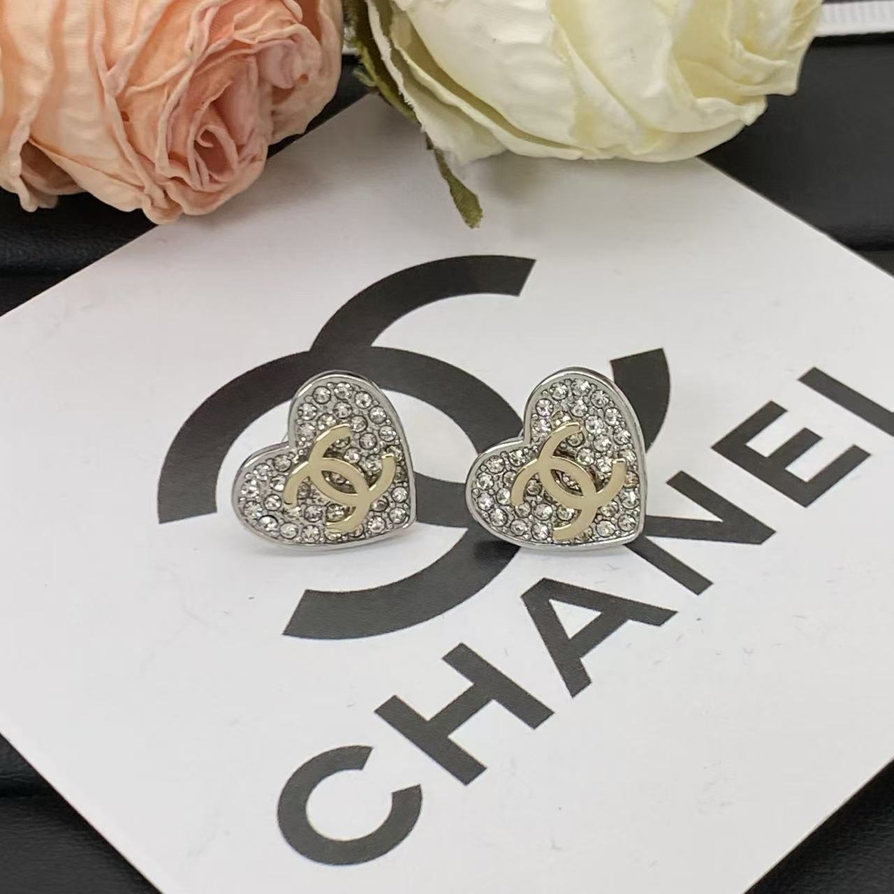 CHANE1 ダブルC ハート ダイヤモンド スタッドピアス【50％割引+送料無料】