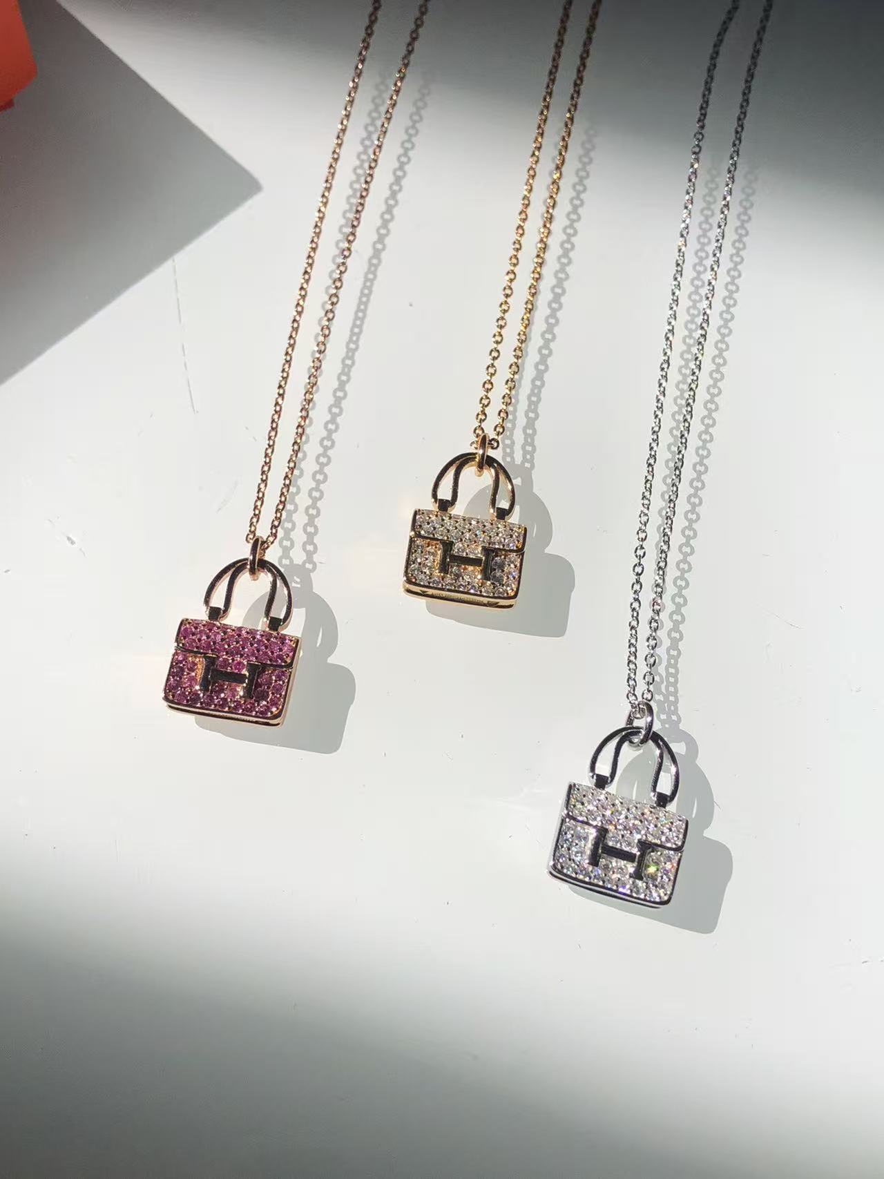 HERME5 ダイヤモンドをちりばめたバッグネックレス【50％割引+送料無料】