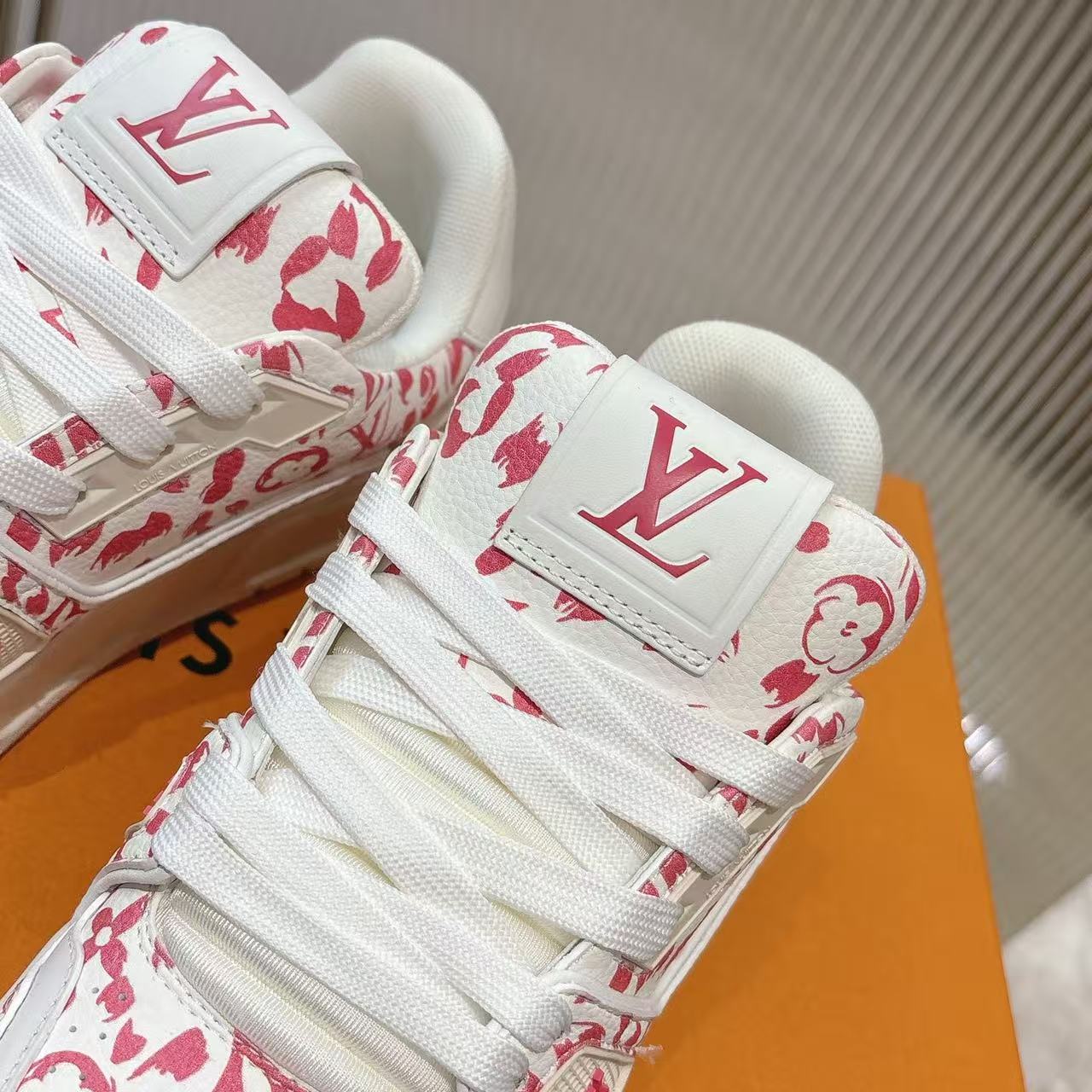 LVの高品質プリントカジュアルシューズ【50％割引+送料無料】