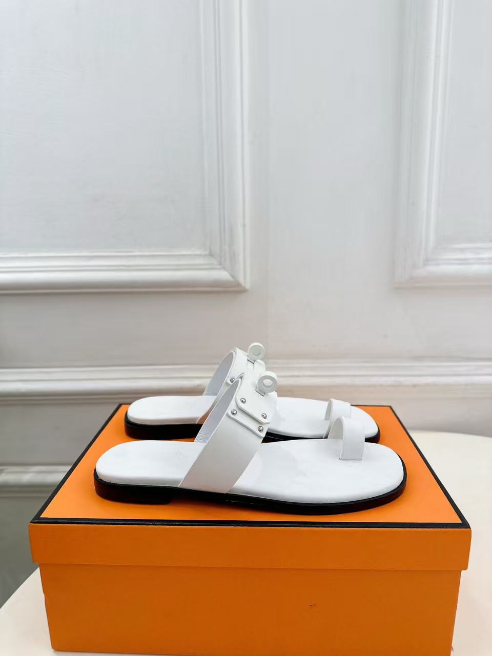 HERME5 高品質レザー フリップフロップ【50％割引+送料無料】