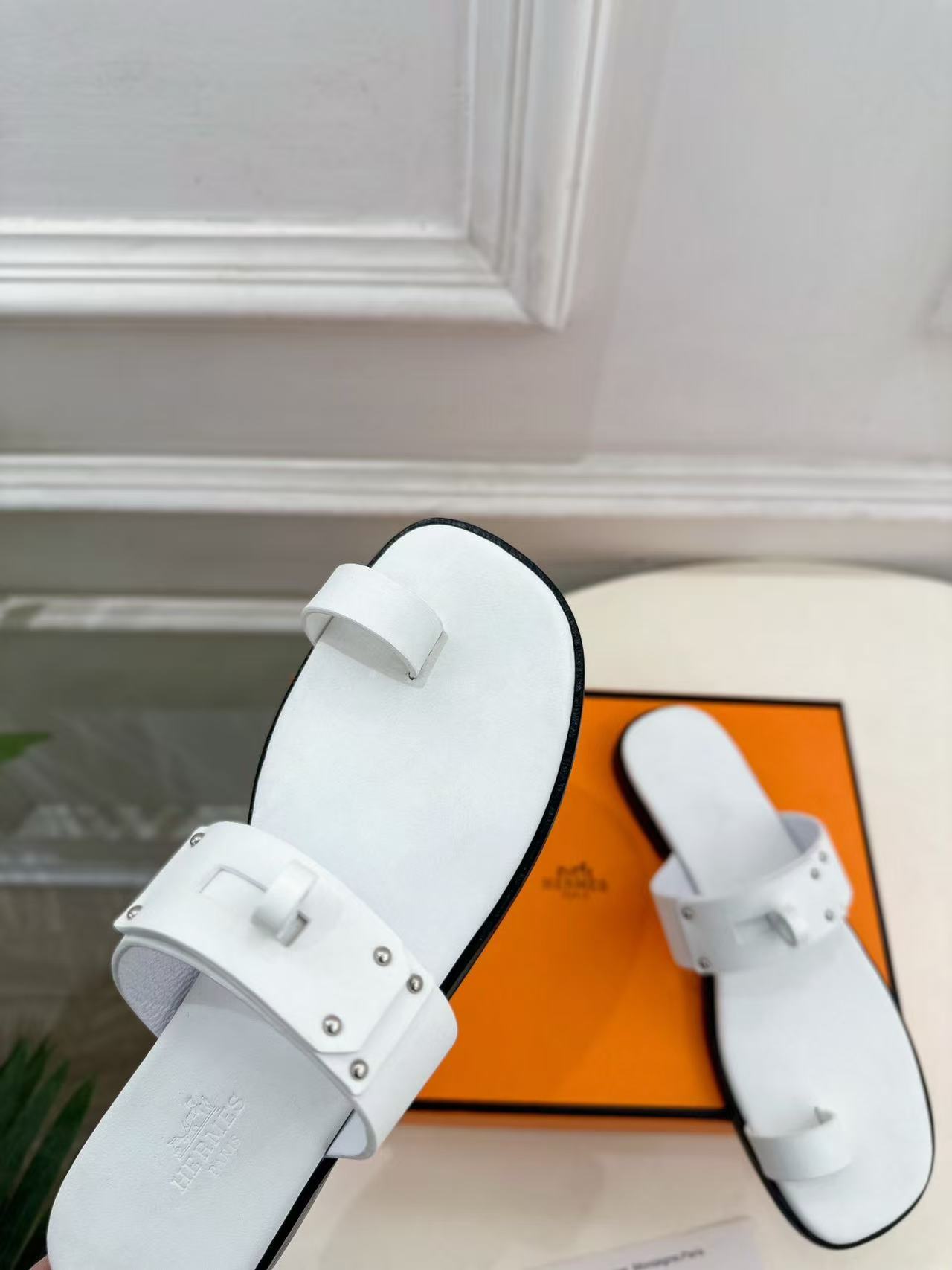 HERME5 高品質レザー フリップフロップ【50％割引+送料無料】