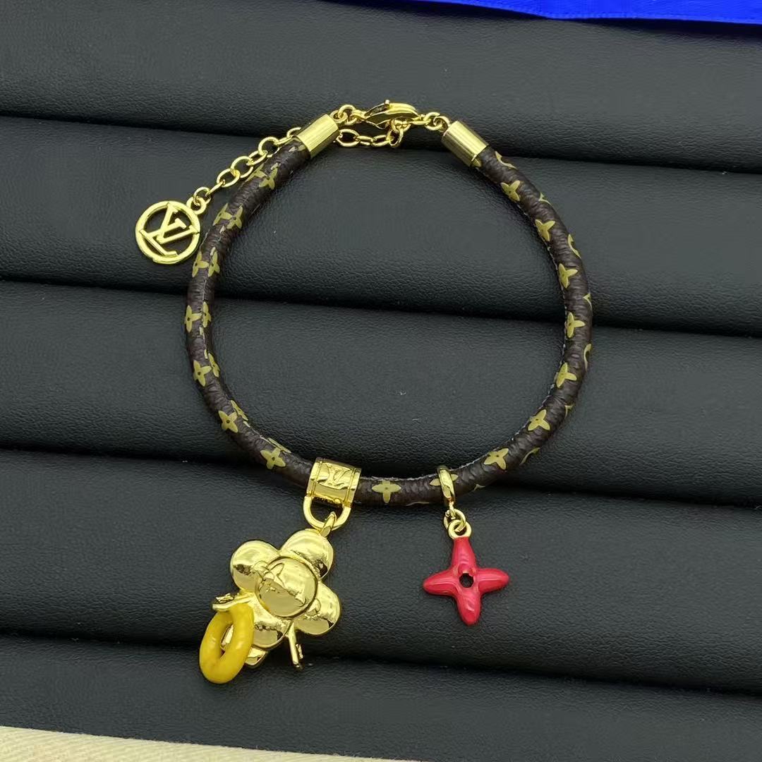 LV クローバー レザーブレスレット【50％割引+送料無料】