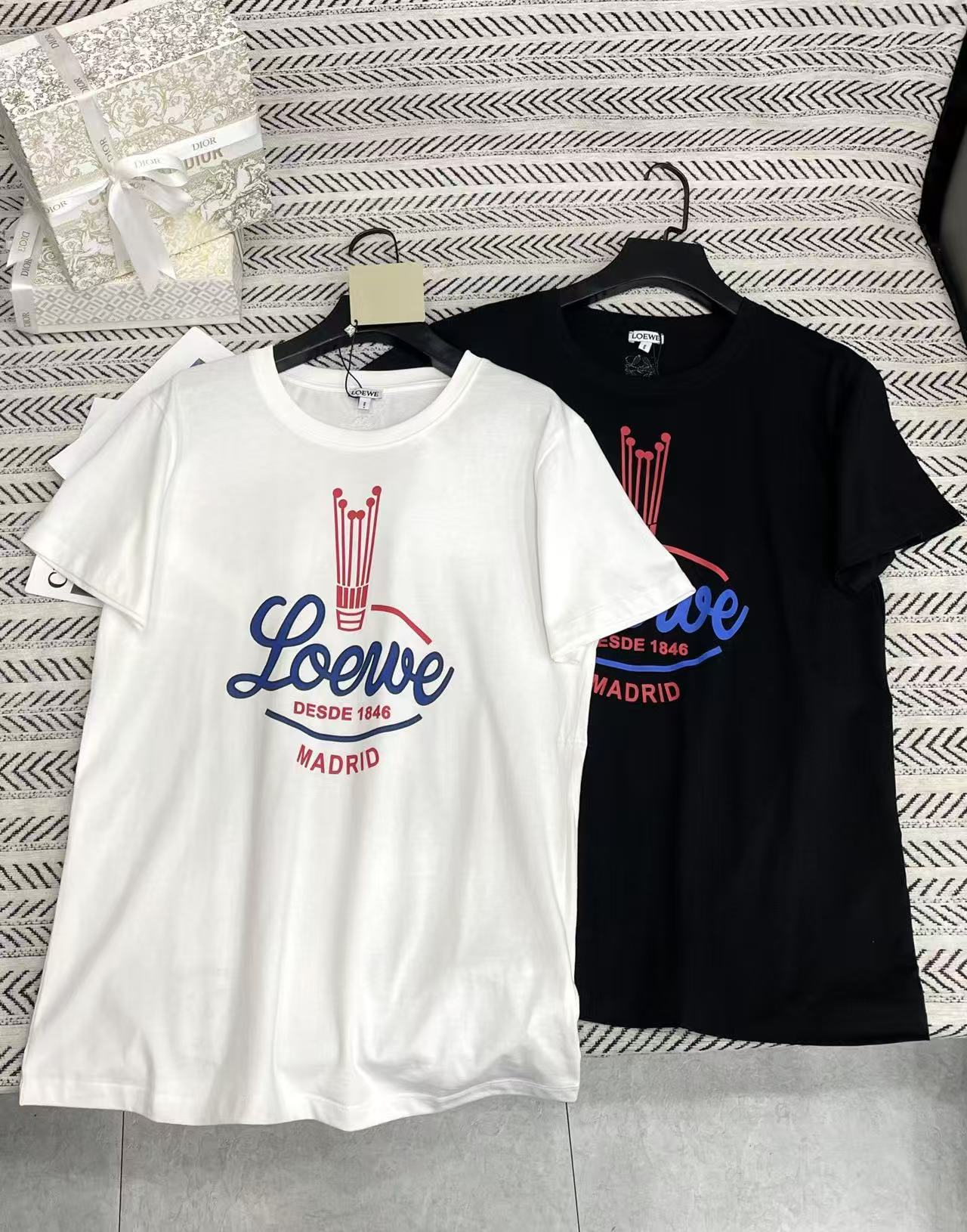 L0WEW グラフィティロゴ レターTシャツ【50％割引+送料無料】