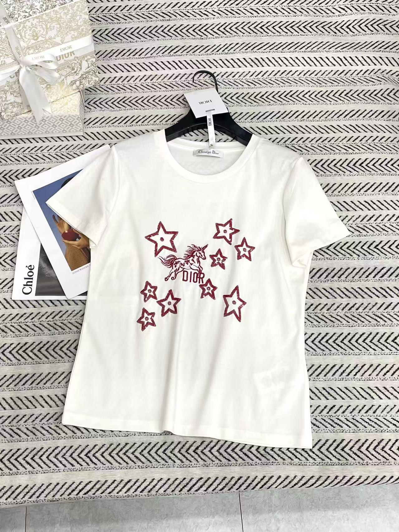 DIOR 星のスパンコール刺繍入りポニーTシャツ【50％割引+送料無料】