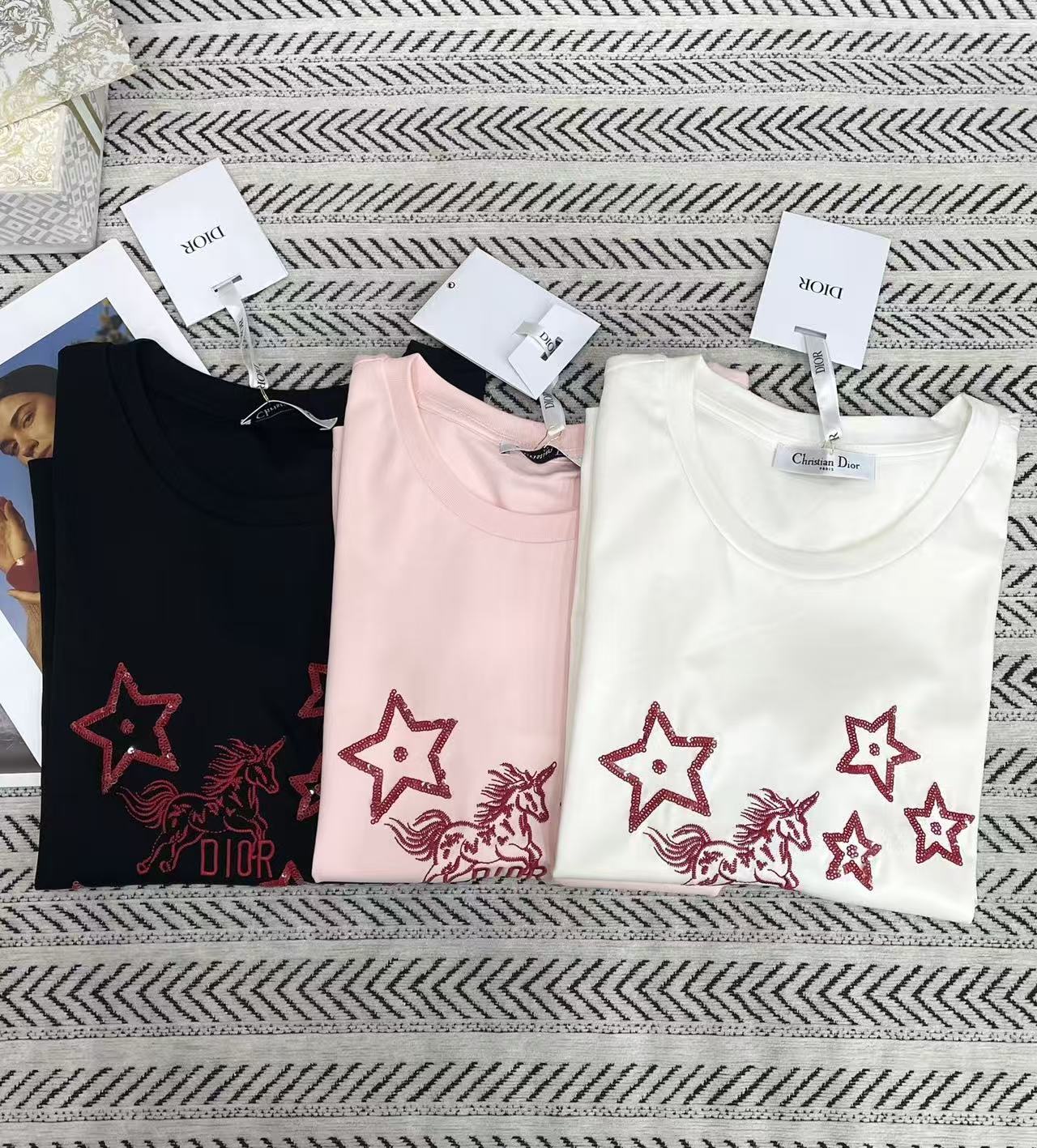 DIOR 星のスパンコール刺繍入りポニーTシャツ【50％割引+送料無料】