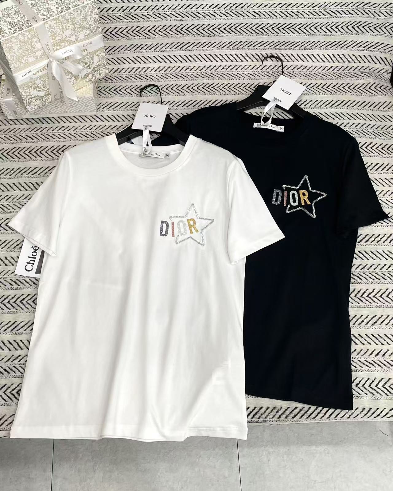 DIOR 刺繍ロゴTシャツ【50％割引+送料無料】