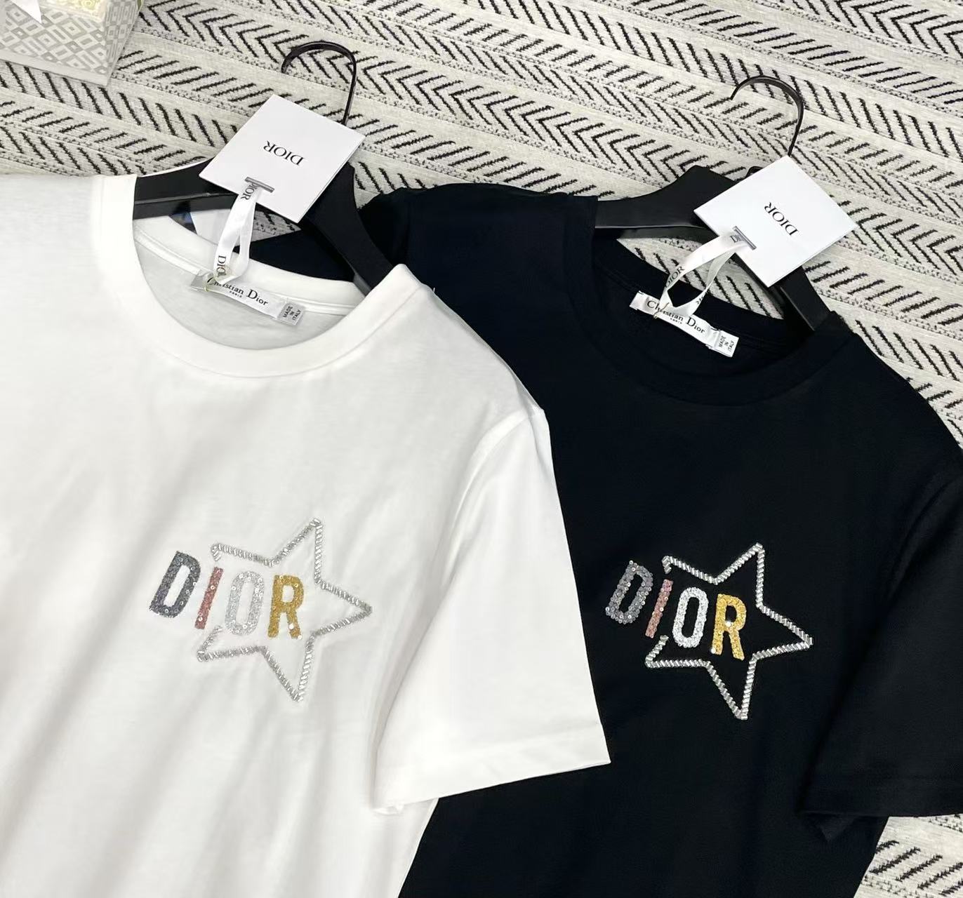 DIOR 刺繍ロゴTシャツ【50％割引+送料無料】