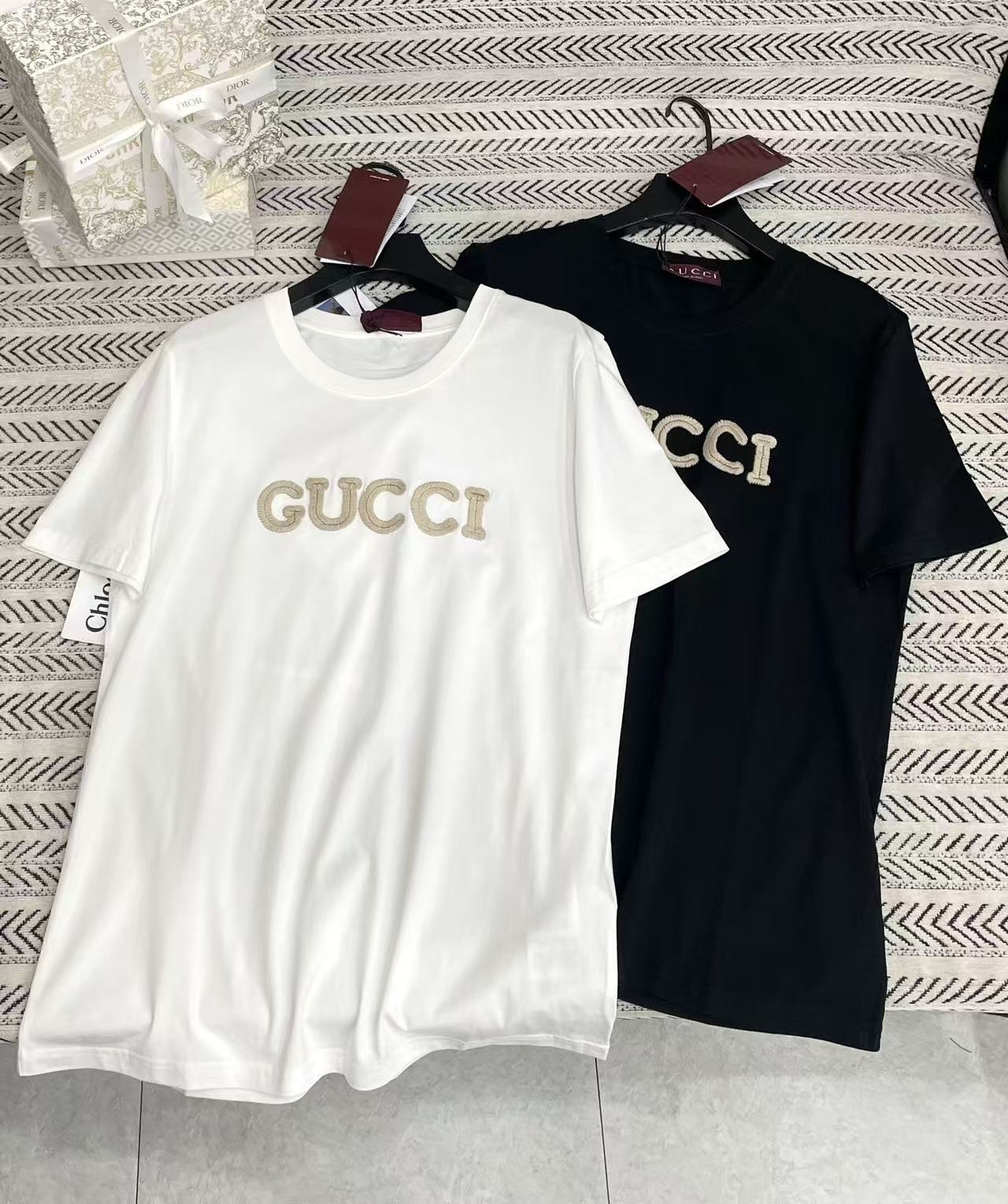 GUCCI 刺繍ロゴTシャツ【50％割引+送料無料】