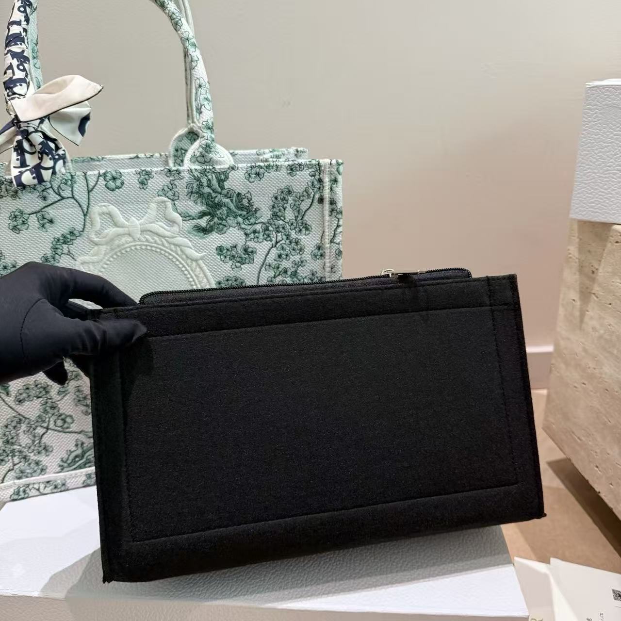 DI0R Book toteショッピングバッグ【50％割引+送料無料】