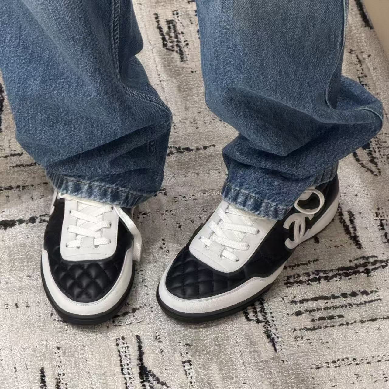 CHANE1 高品質ダブルC ブラック＆ホワイト カジュアルシューズ【50％割引+送料無料】