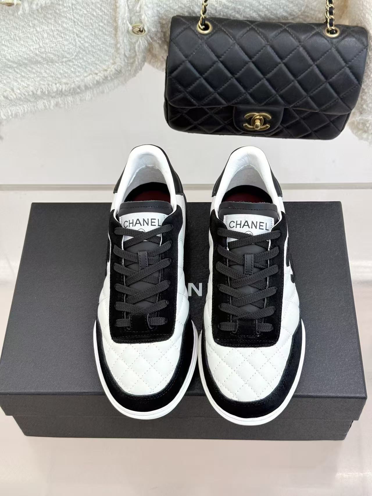 CHANE1 高品質ダブルC ブラック＆ホワイト カジュアルシューズ【50％割引+送料無料】