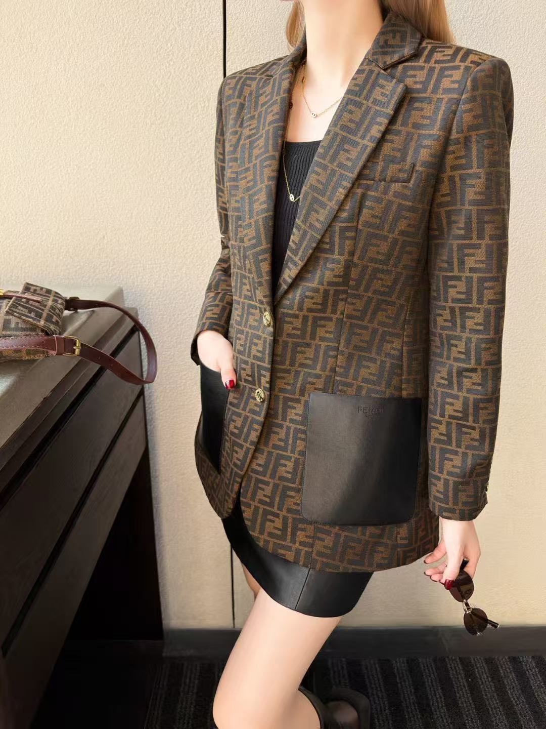 FEND1FF ツーポケットスーツジャケット【50％割引+送料無料】