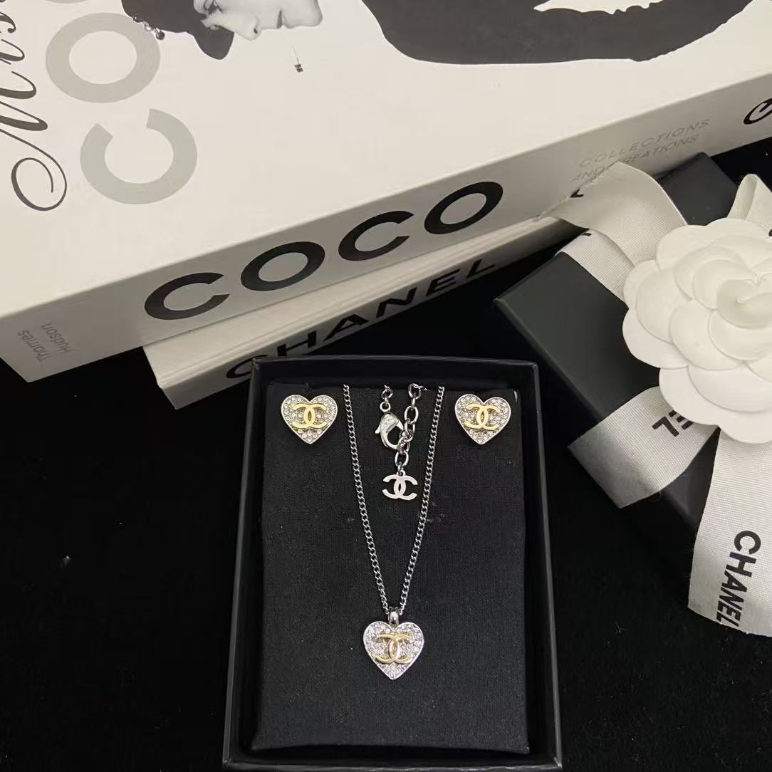 CHANE1 ハートダブルCピアス＋ネックレス ツーピースセット【50％割引+送料無料】