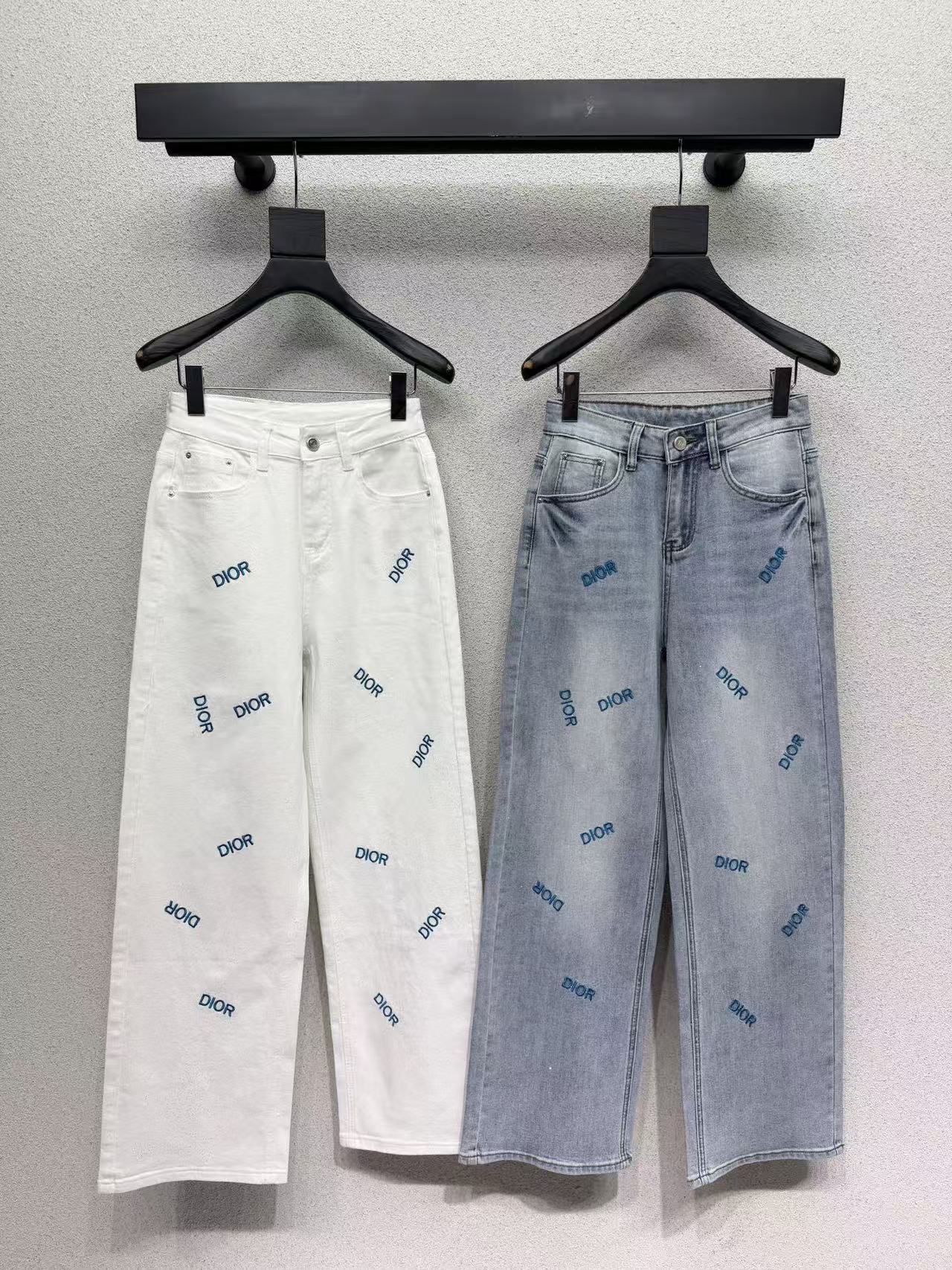 DI0R刺繍入りレタージーンズ【50％割引+送料無料】