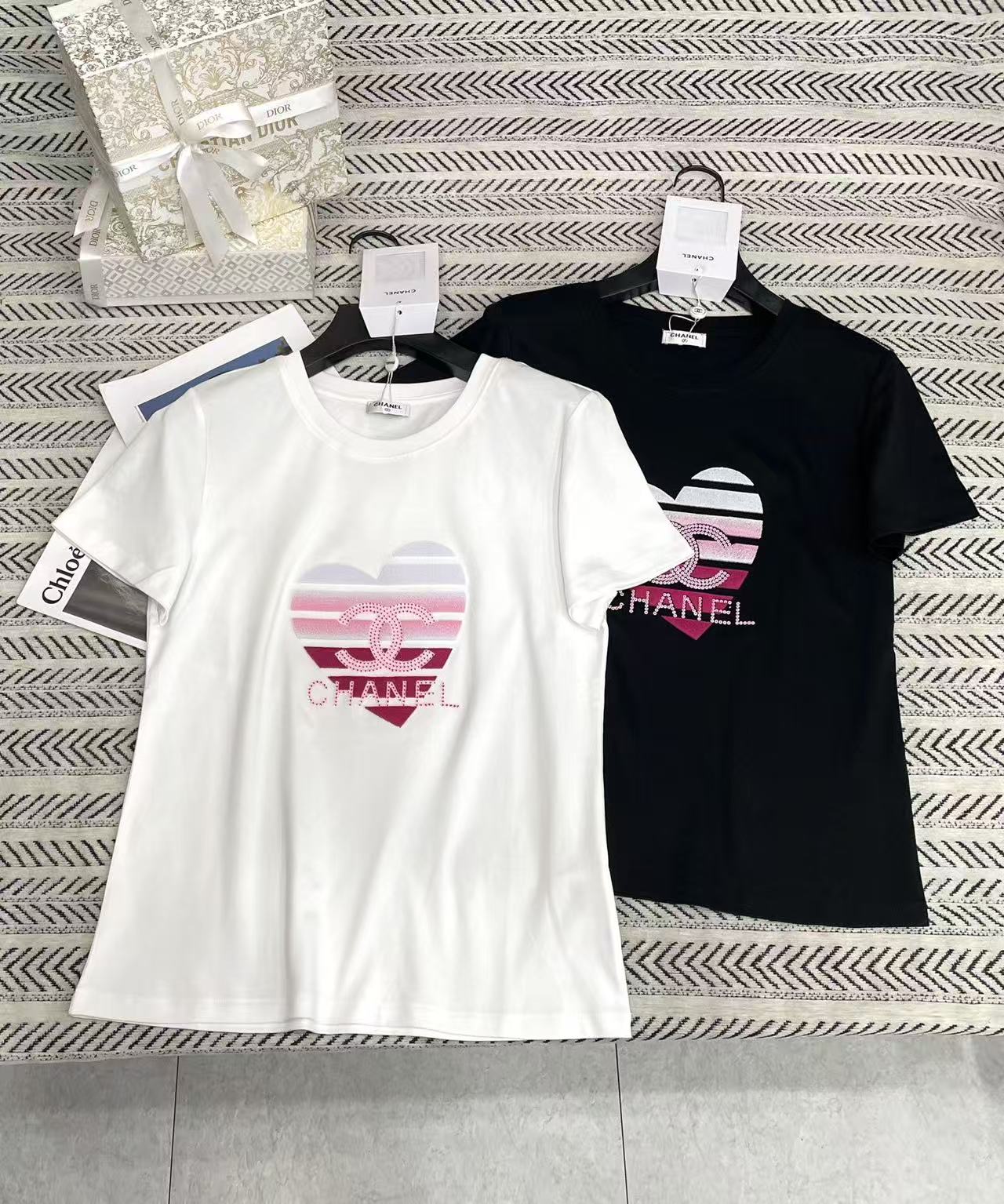 CHANE1 スパンコールグラデーションハートTシャツ【50％割引+送料無料】
