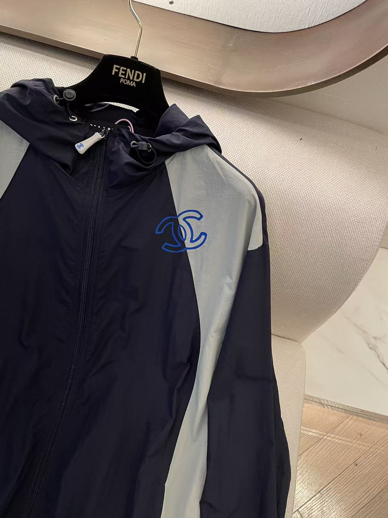 CHANE1 ダブルC フード付きレター入り日焼け防止ジャケット【50％割引+送料無料】