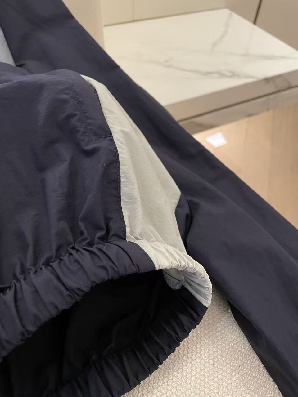 CHANE1 ダブルC フード付きレター入り日焼け防止ジャケット【50％割引+送料無料】