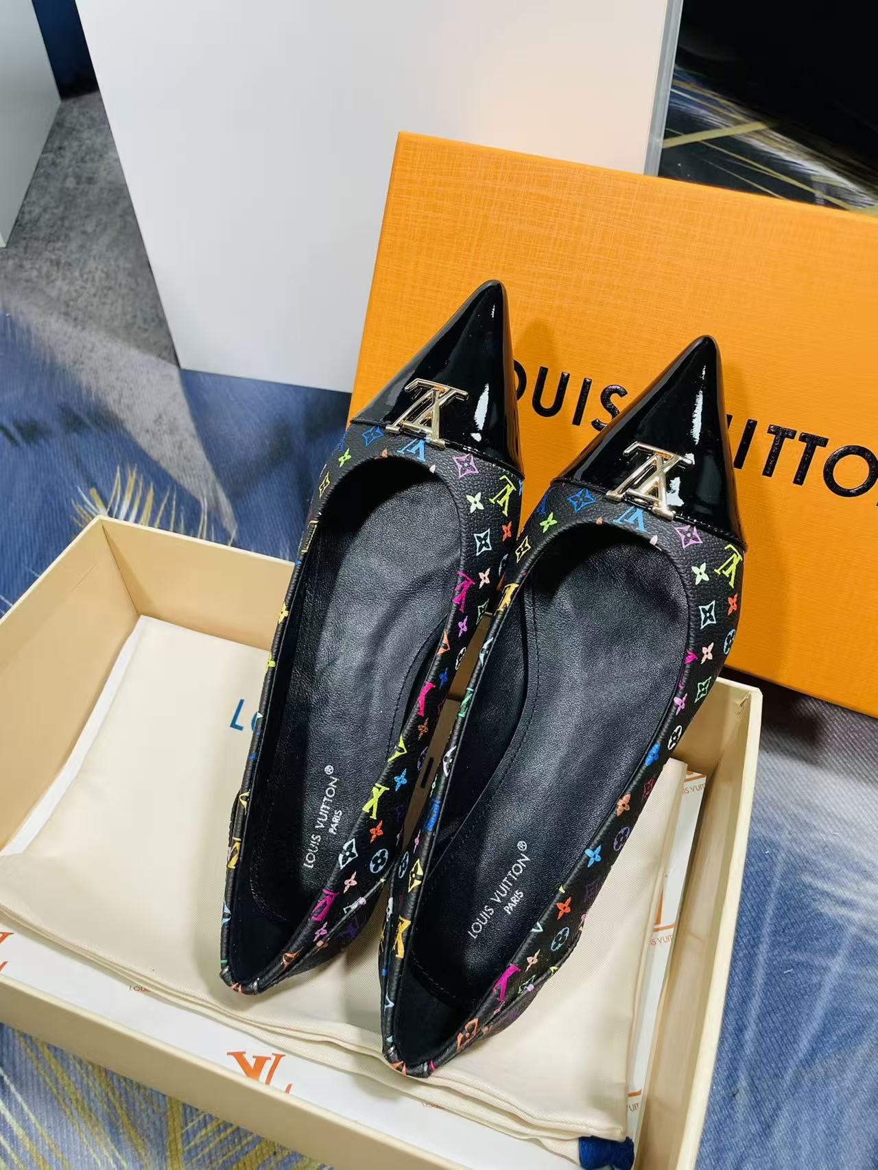 LV高品質プリント牛革フラットシューズ【50％割引+送料無料】