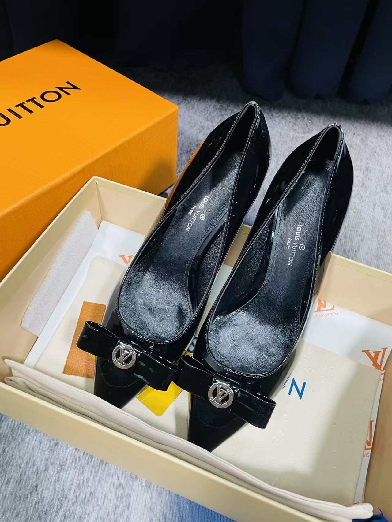 LV高品質のエナメルレザー製ハイヒール【50％割引+送料無料】