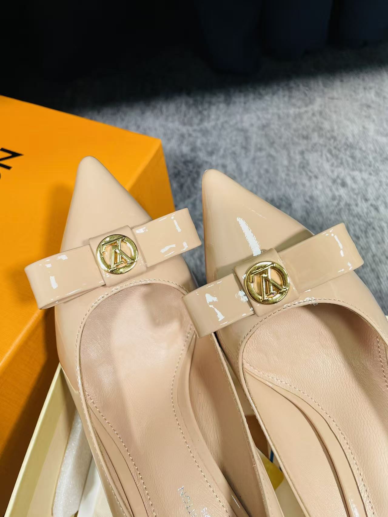 LV高品質のエナメルレザー製ハイヒール【50％割引+送料無料】