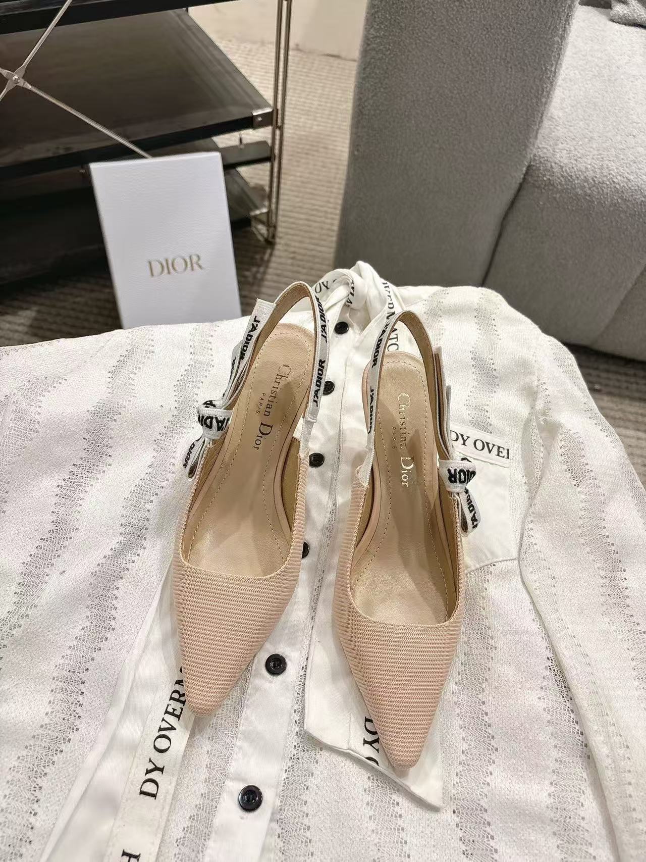 DI0R高品質のポインテッドトゥのローヒールシューズ【50％割引+送料無料】