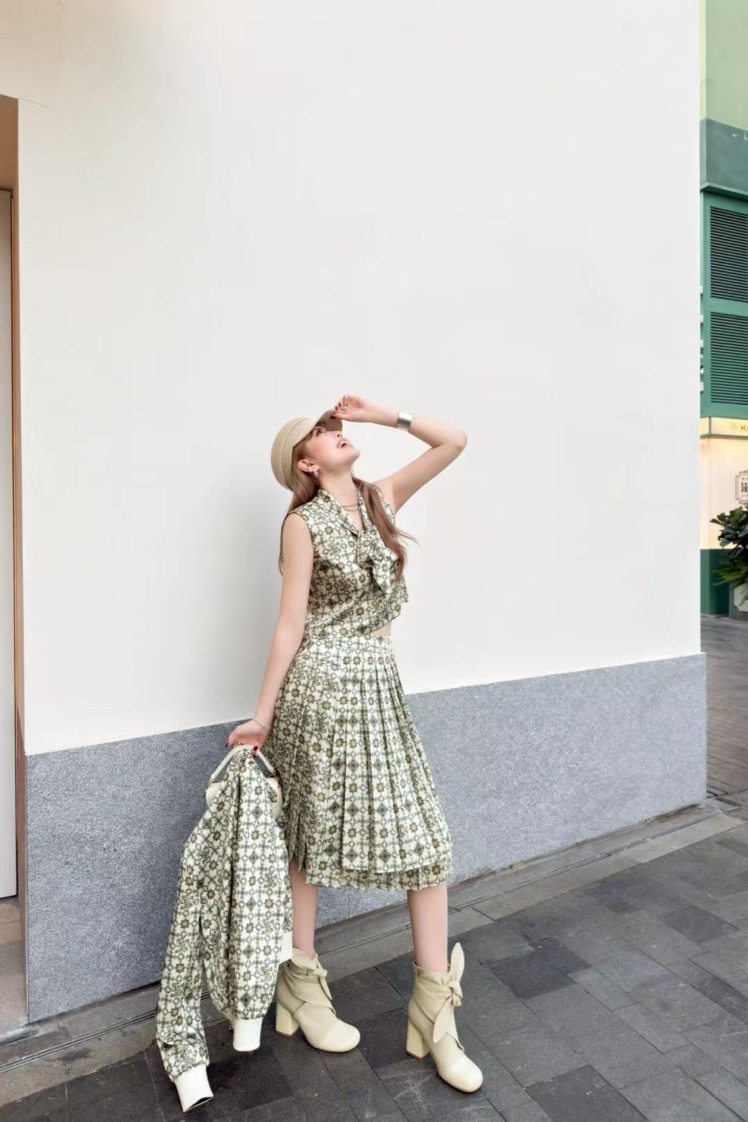 LVプリント柄のベストとスカートのツーピースセット【50％割引+送料無料】