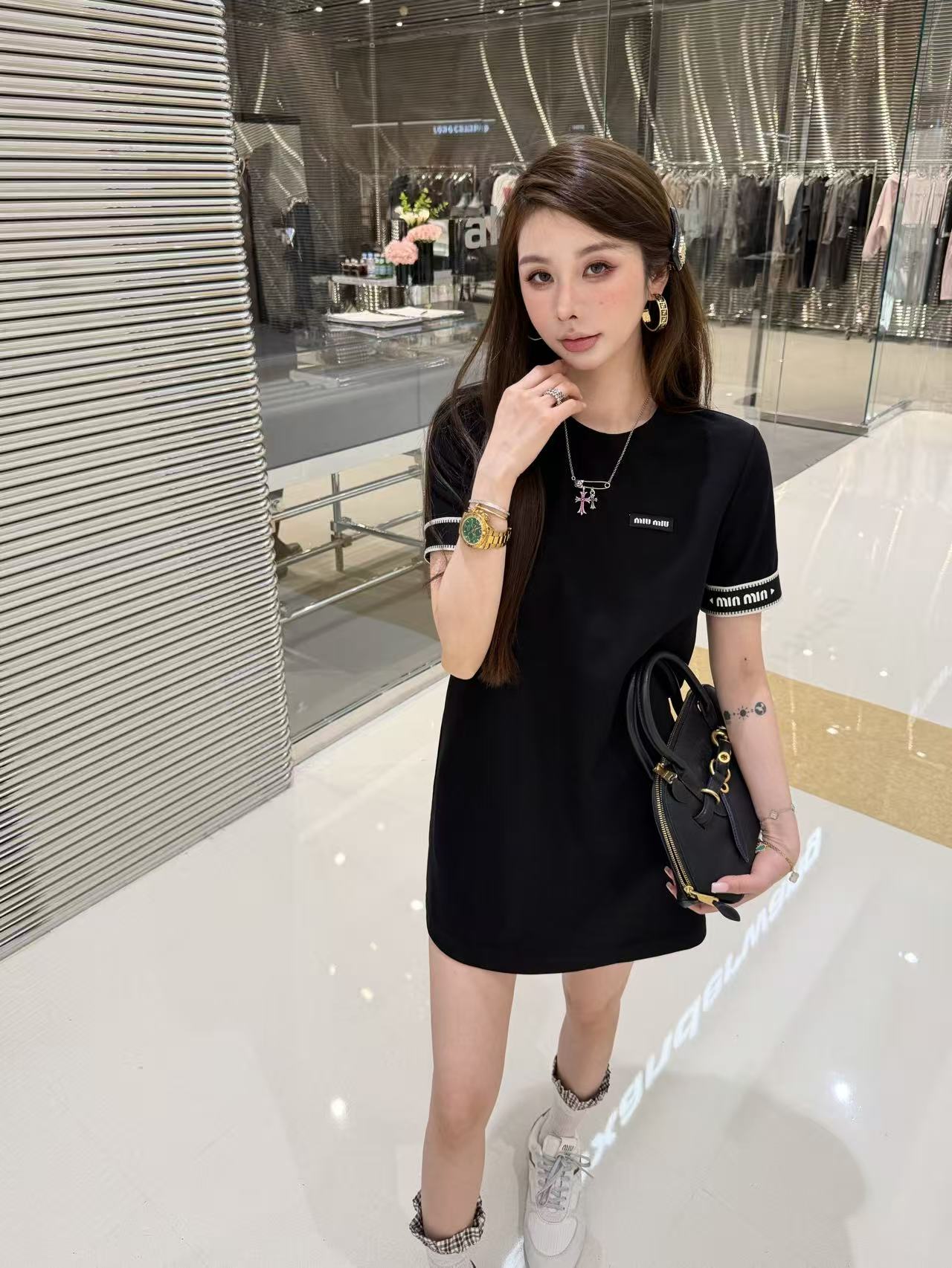 M1UM1U 高品質シンプルレタードレス【50％割引+送料無料】