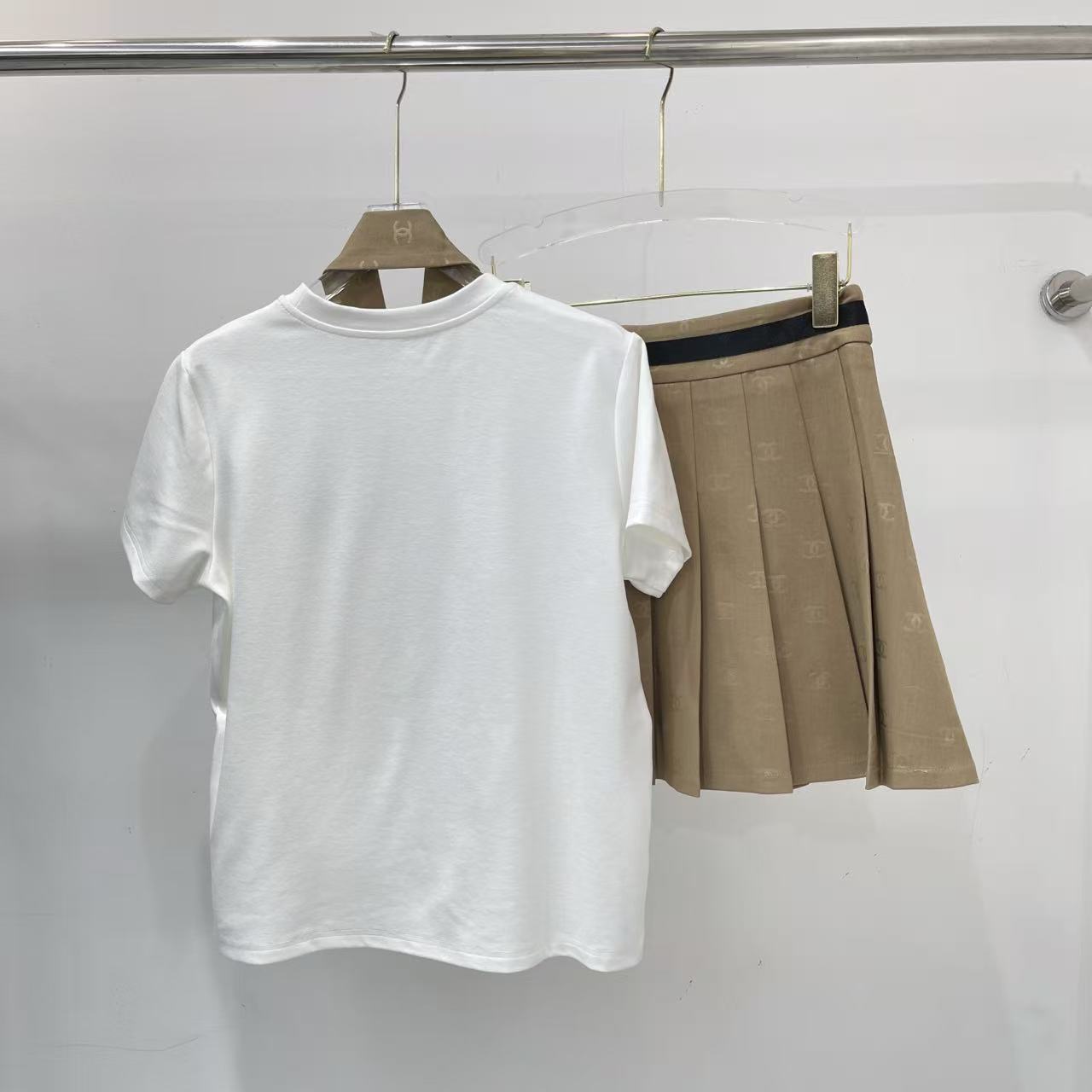 CHANE1 高品質Tシャツ＋スカート ツーピースセット【50％割引+送料無料】