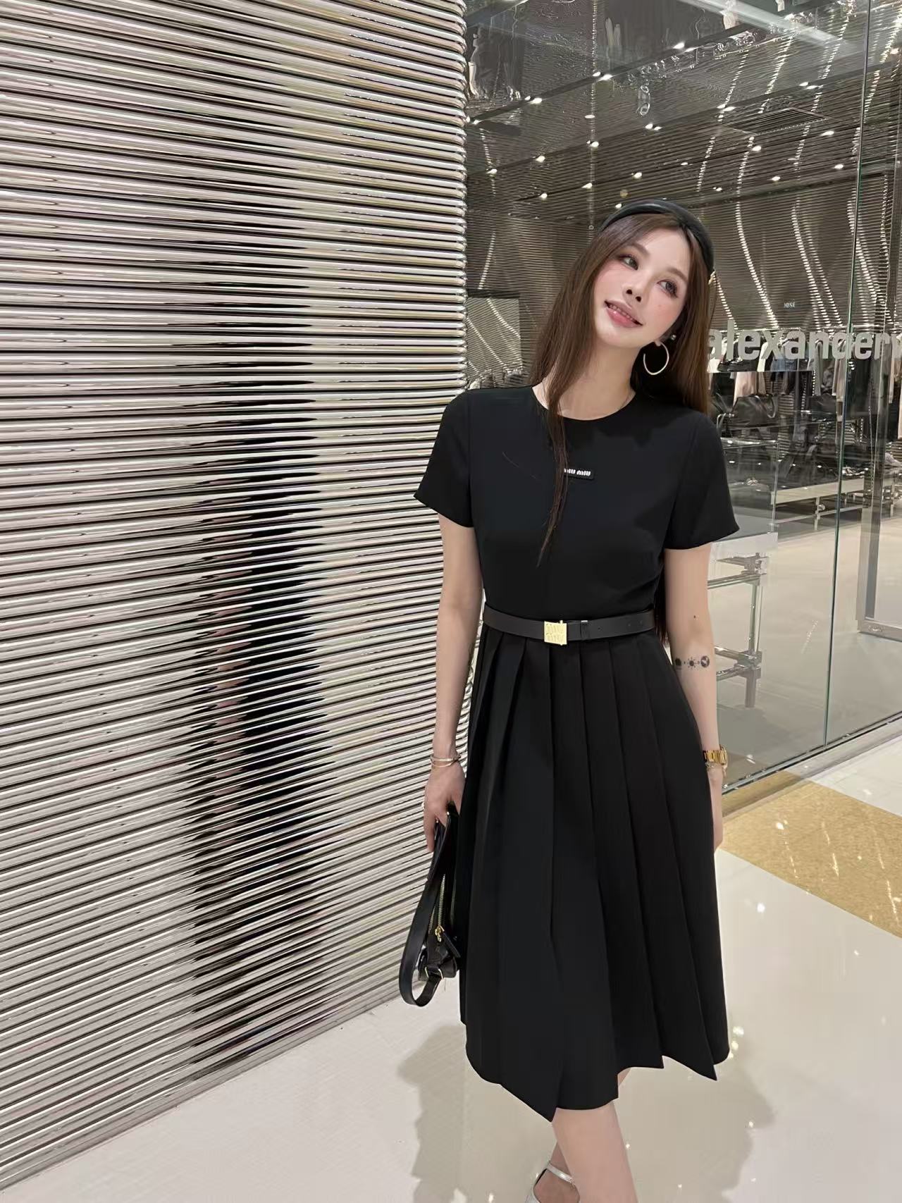 M1UM1U 高品質シンプルレタードレス【50％割引+送料無料】