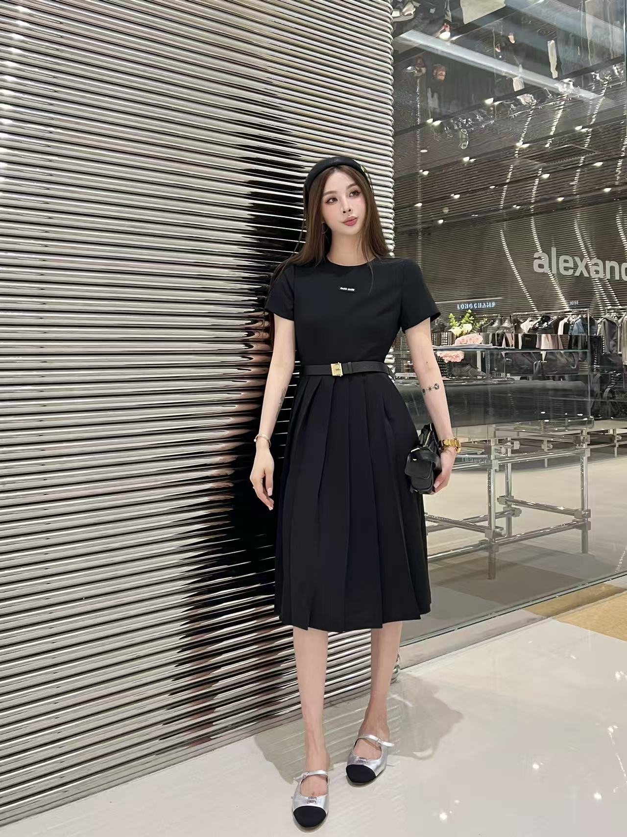 M1UM1U 高品質シンプルレタードレス【50％割引+送料無料】