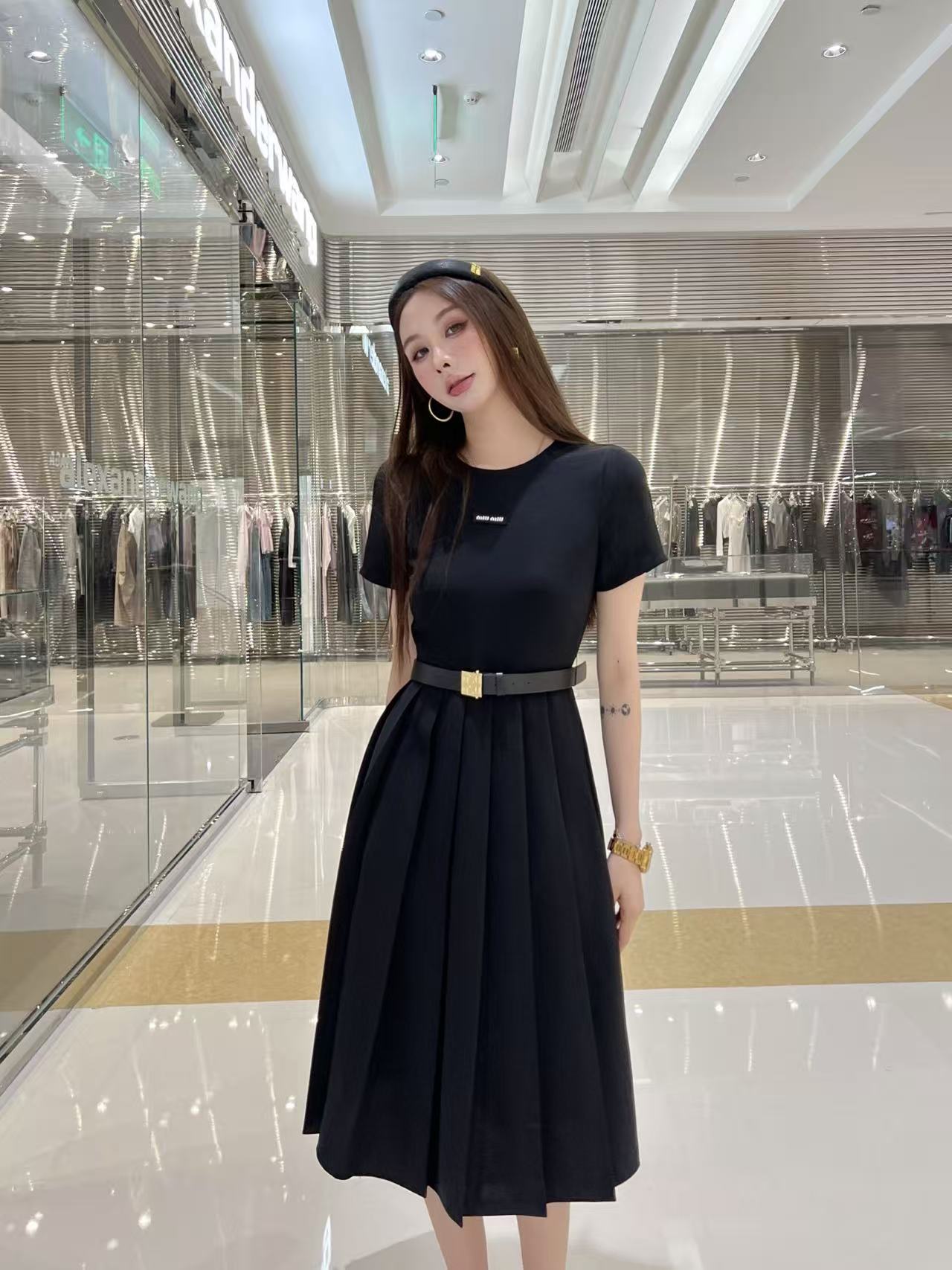 M1UM1U 高品質シンプルレタードレス【50％割引+送料無料】