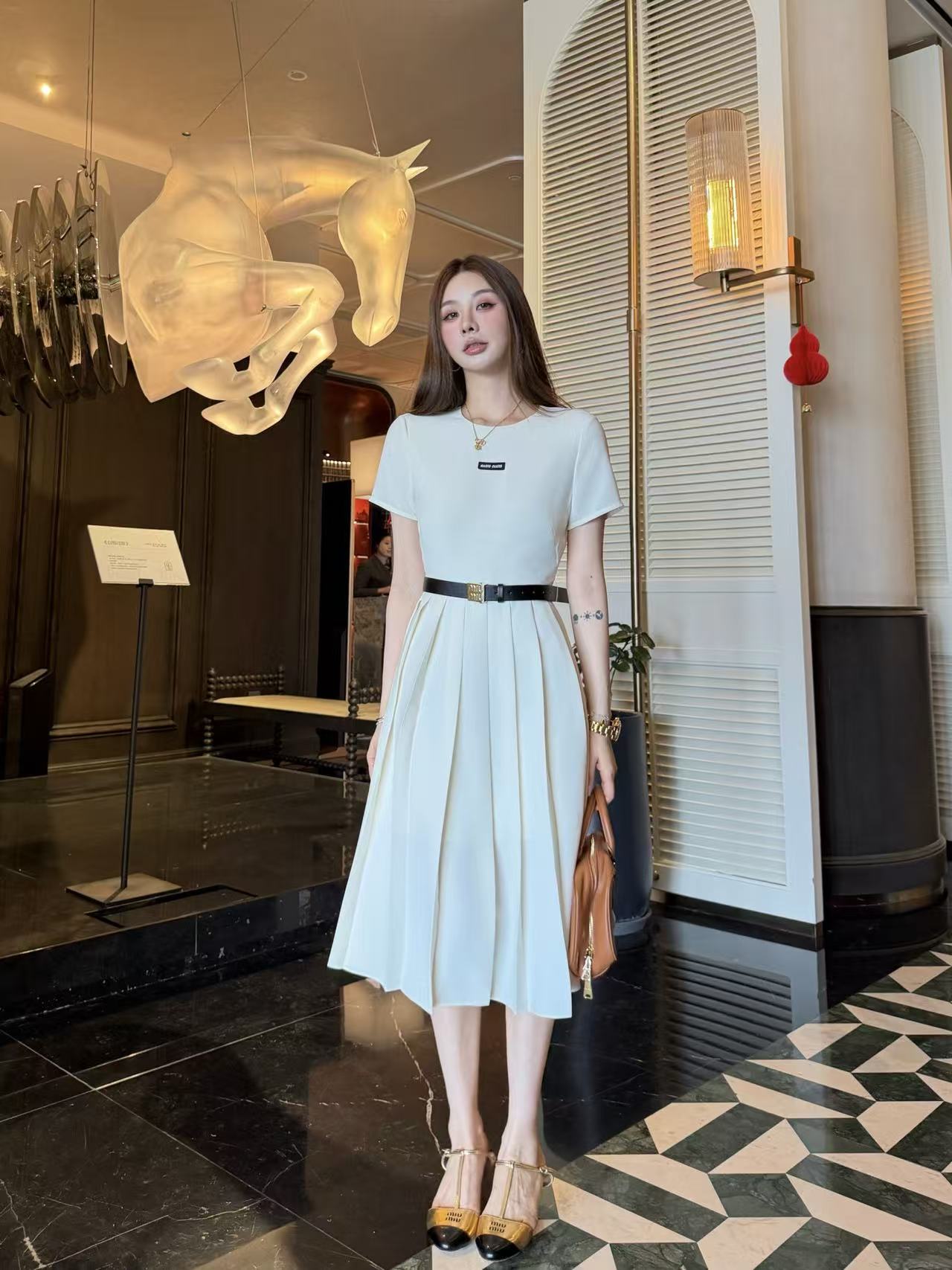 M1UM1U 高品質シンプルレタードレス【50％割引+送料無料】